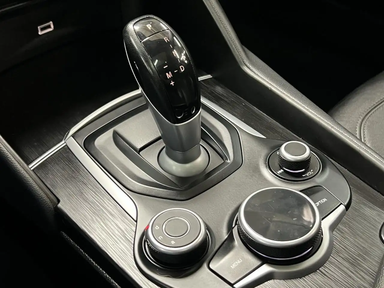 Alfa Romeo Giulia снимка Alfa Romeo Giulia