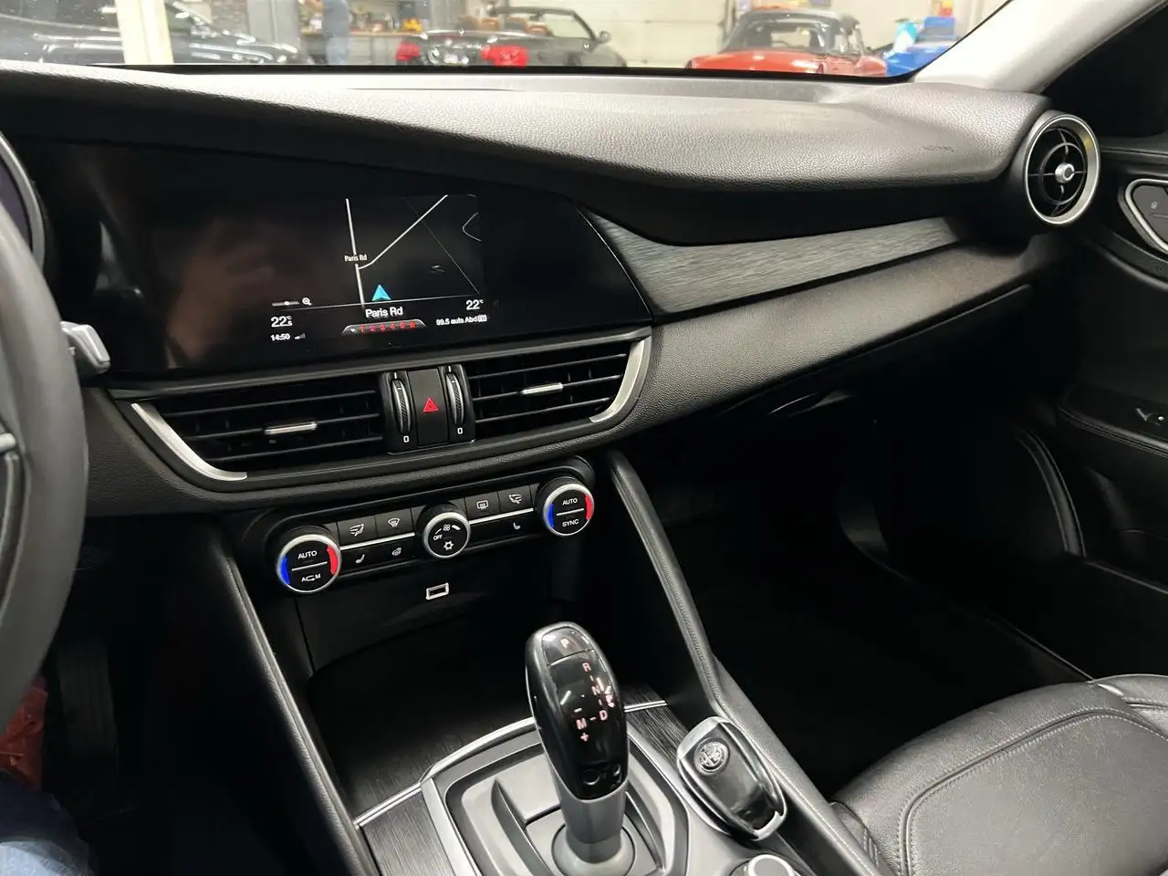 Alfa Romeo Giulia снимка Alfa Romeo Giulia