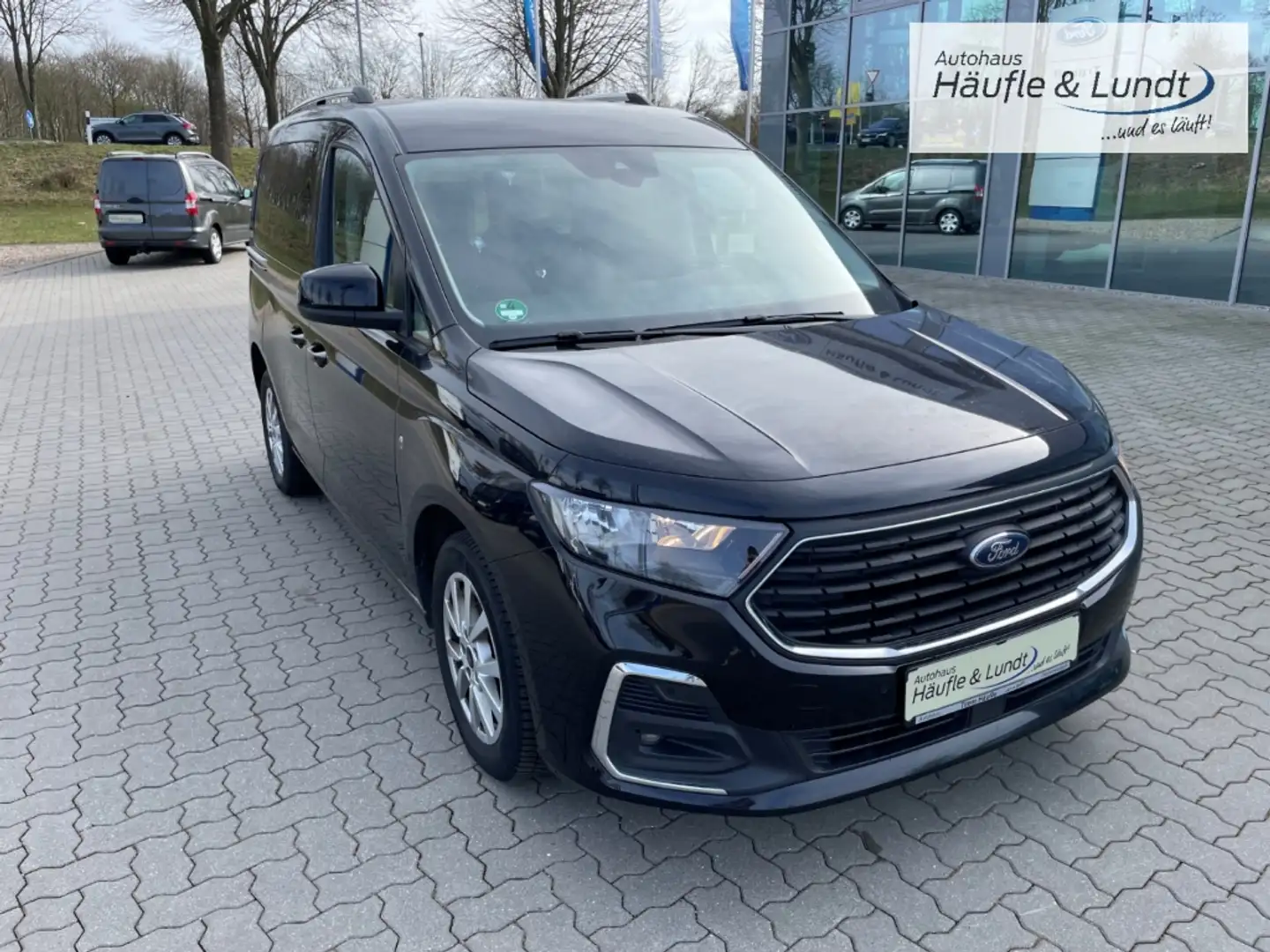 Ford Tourneo Connect Titanium L1 1.5 EcoBoost -Rollstuhlumbau- Schwarz - 2