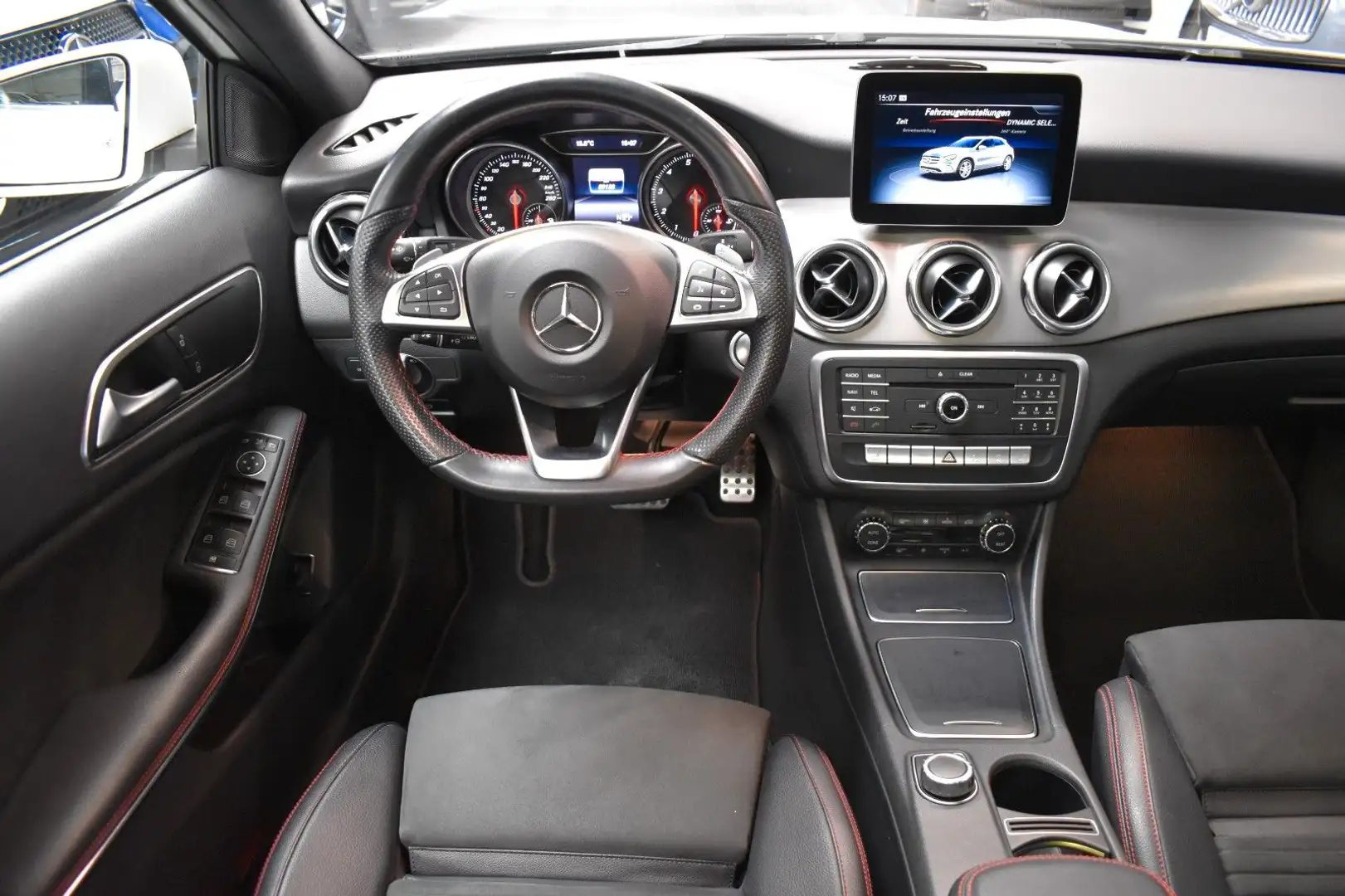 Mercedes-Benz GLA 250 AMG LINE*360° KAMERA*PANO*LED*SHZ*PDC* Alb - 2