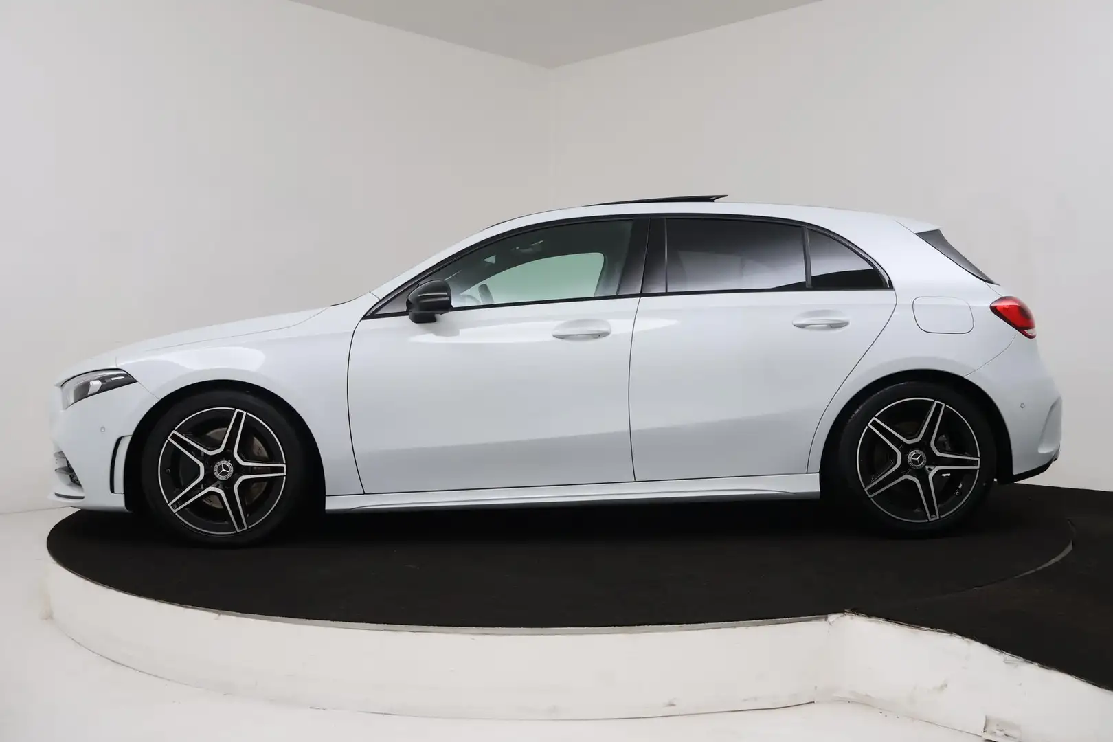 Mercedes-Benz A 220 Premium Plus (PANORAMADAK, PARKEERSENSOREN, STOELV Wit - 2