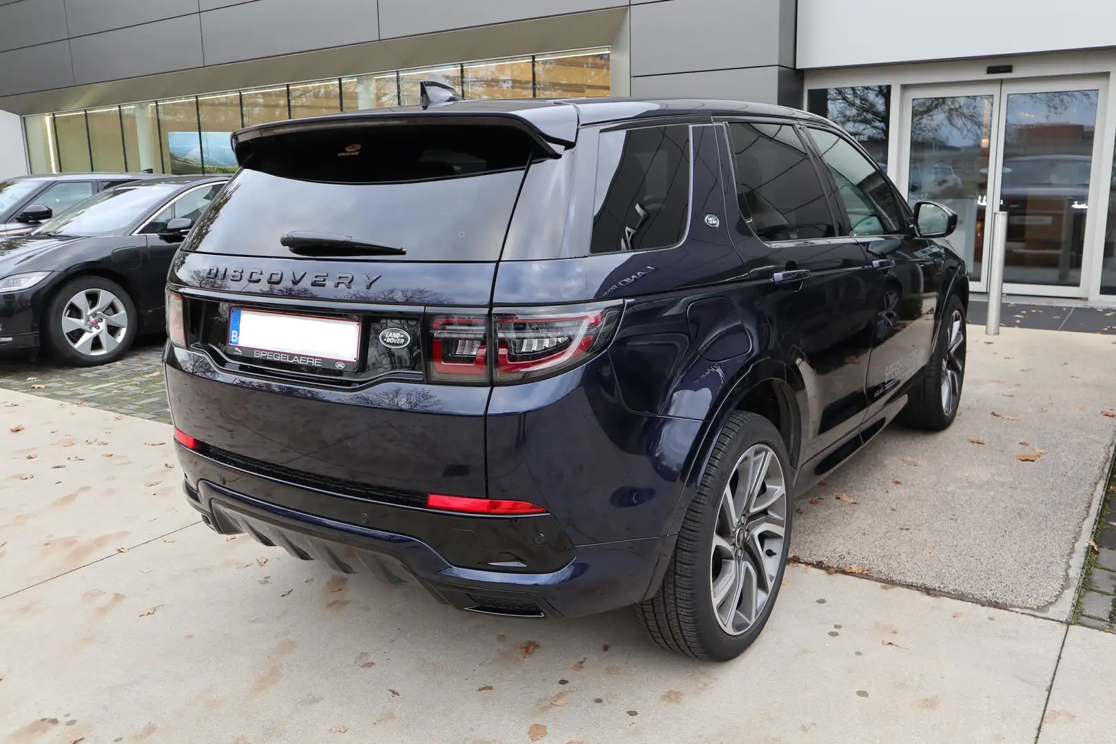 Land Rover Discovery Sport D200 R-Dynamic SE AWD Auto. 23 Blauw - 2