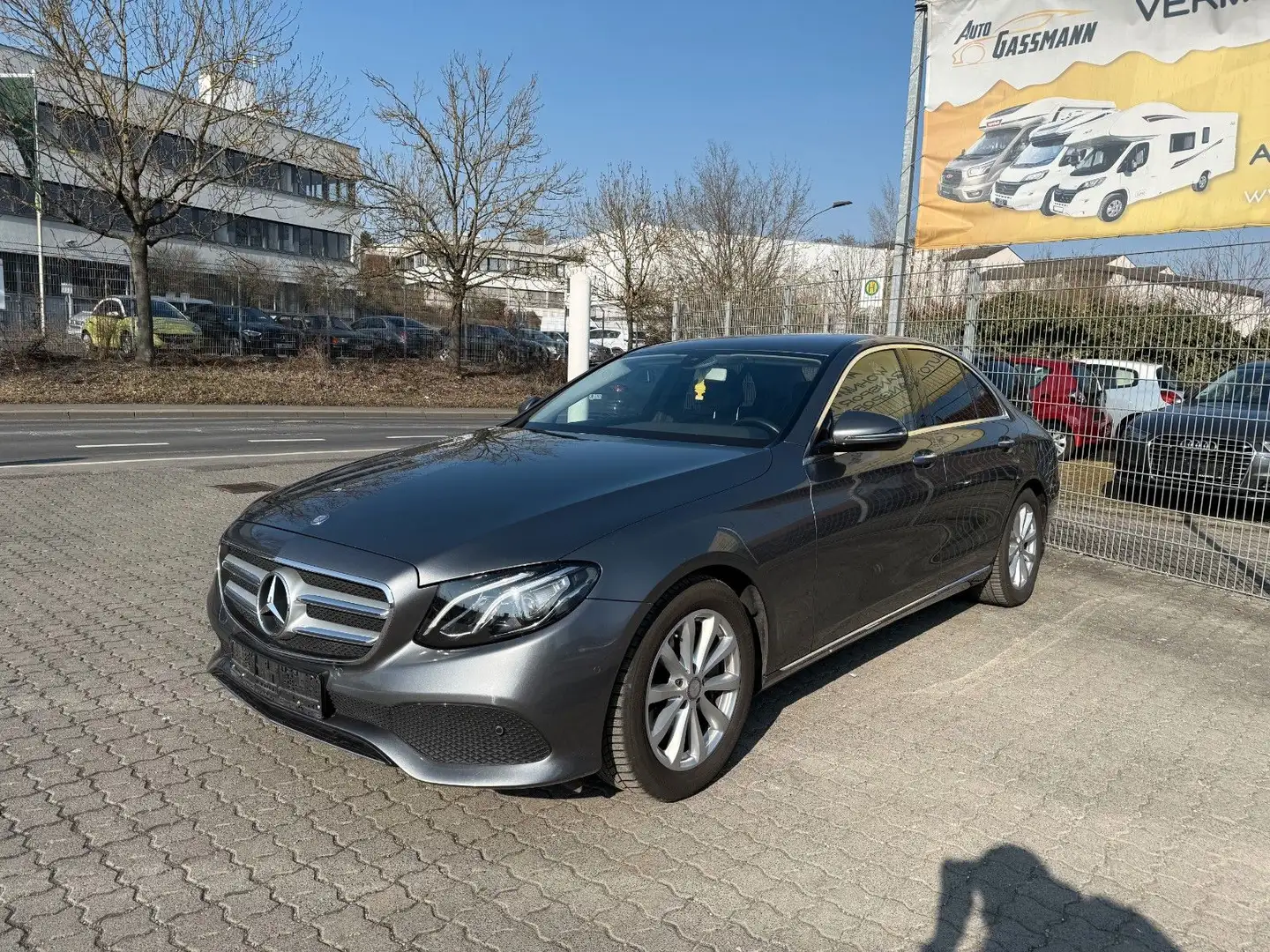 Mercedes-Benz E 350 d Avantgarde LED+ Navi Automatik Leder PDC+ Grau - 1