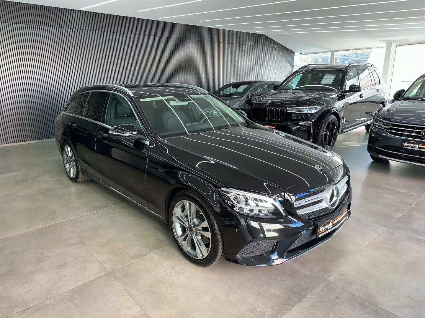 Mercedes-Benz C 300 T*Totwinkel*LED*Kamera*AppleCarPlay* Noir - 1