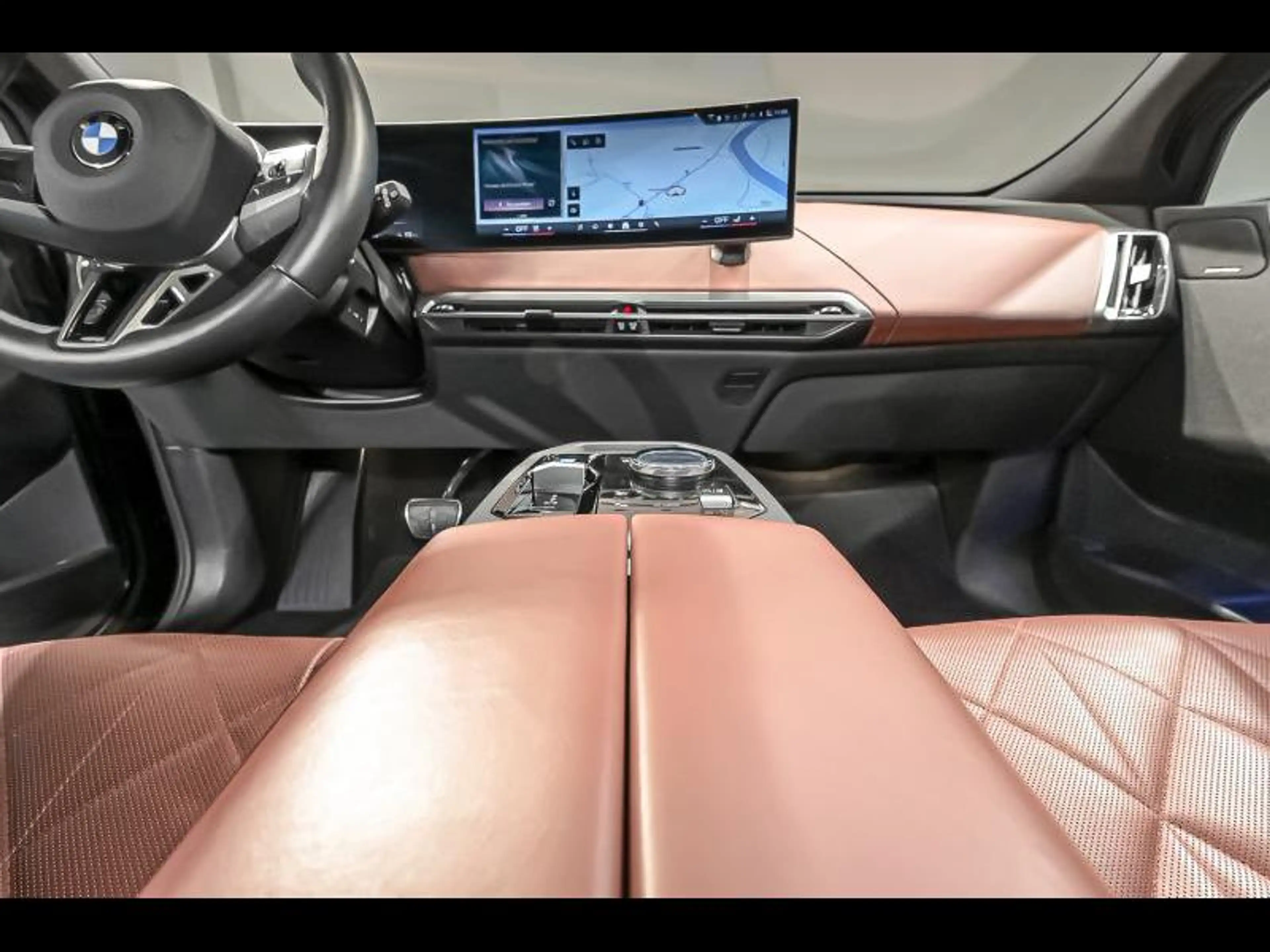 BMW iX xDrive45 - M PACK PRO|DASS+|CAM|H&K|COMFORT| — photo 7