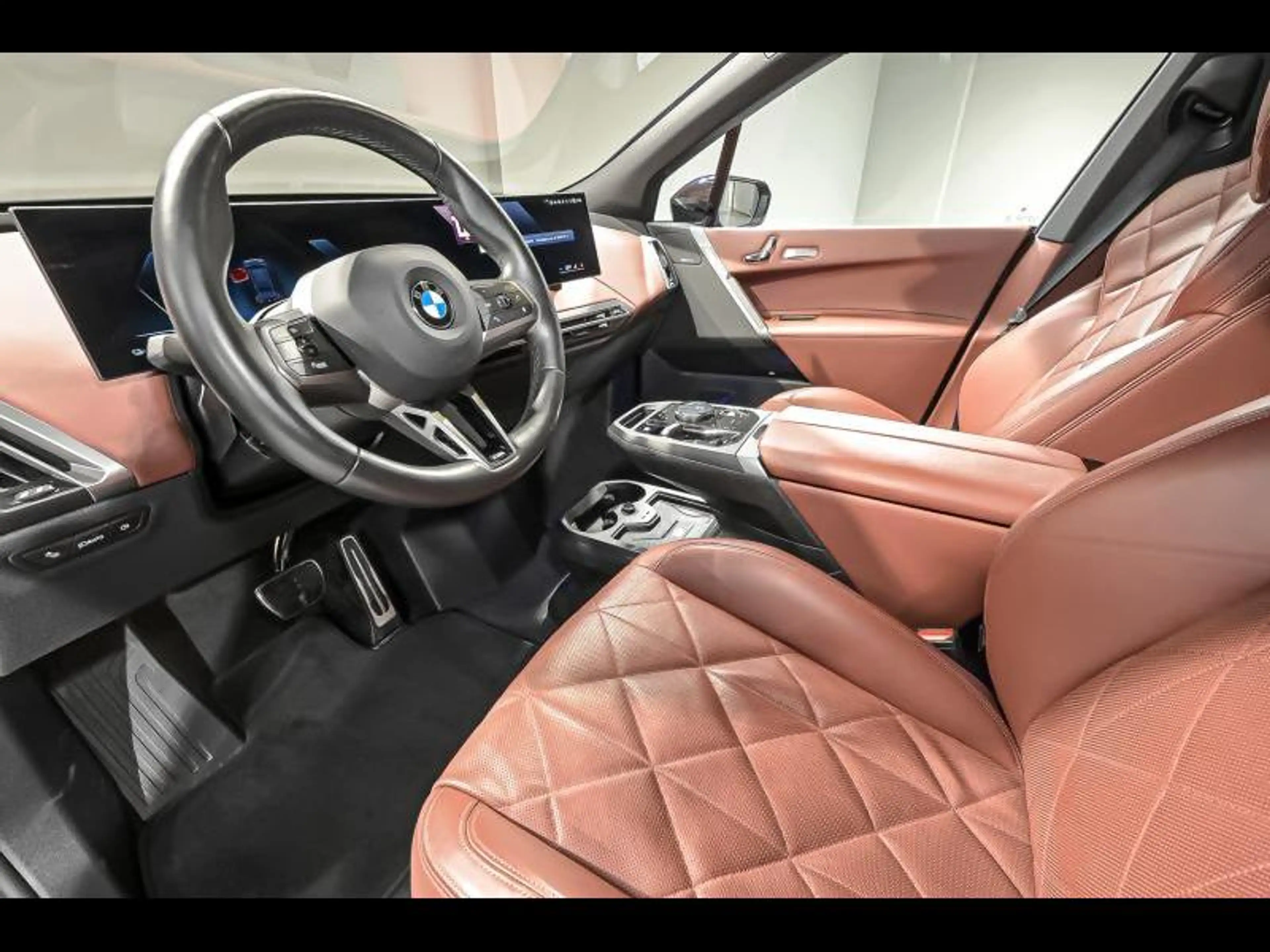 BMW iX xDrive45 - M PACK PRO|DASS+|CAM|H&K|COMFORT| — photo 6