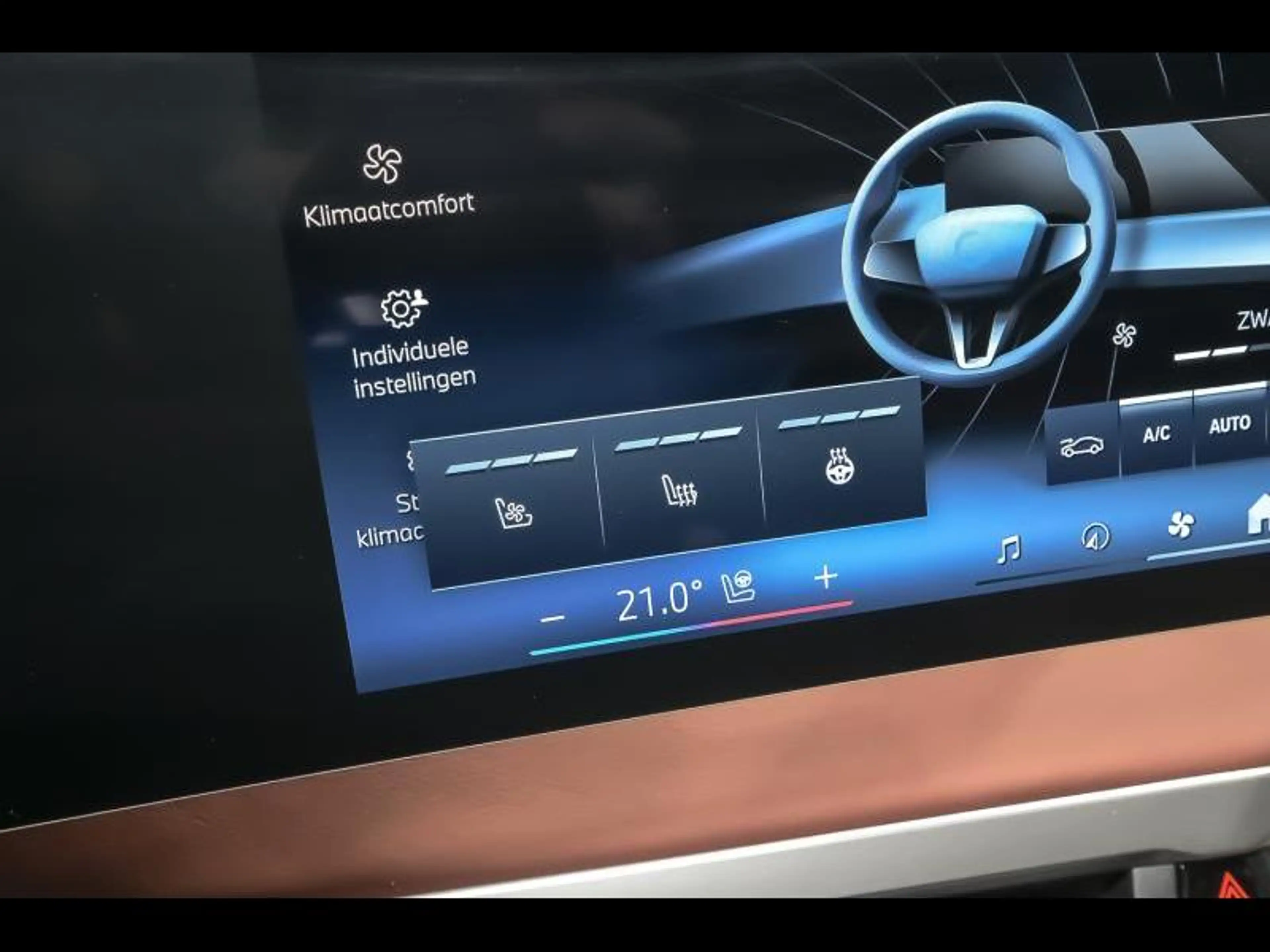 BMW iX xDrive45 - M PACK PRO|DASS+|CAM|H&K|COMFORT| — photo 13