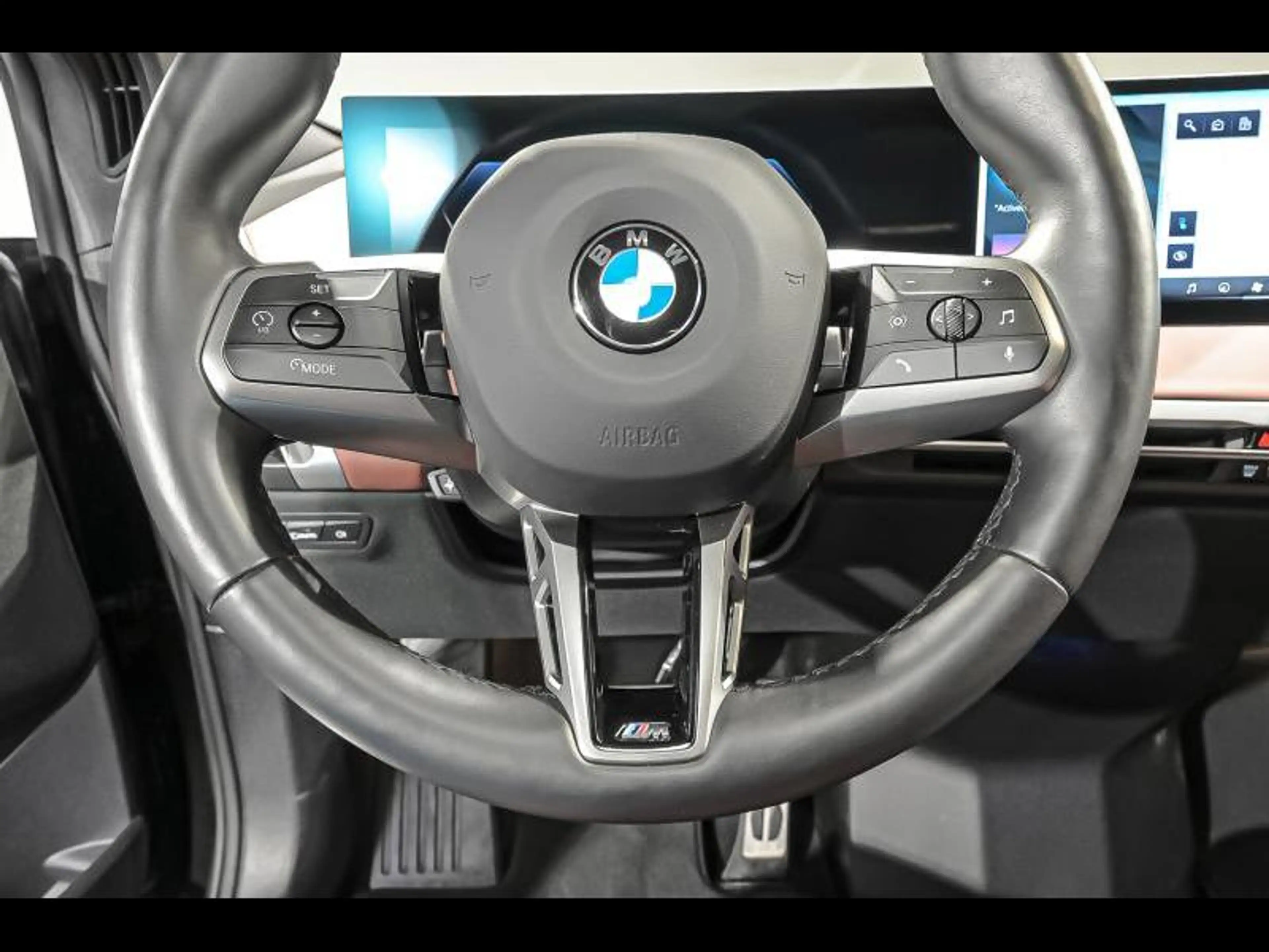 BMW iX xDrive45 - M PACK PRO|DASS+|CAM|H&K|COMFORT| — photo 9