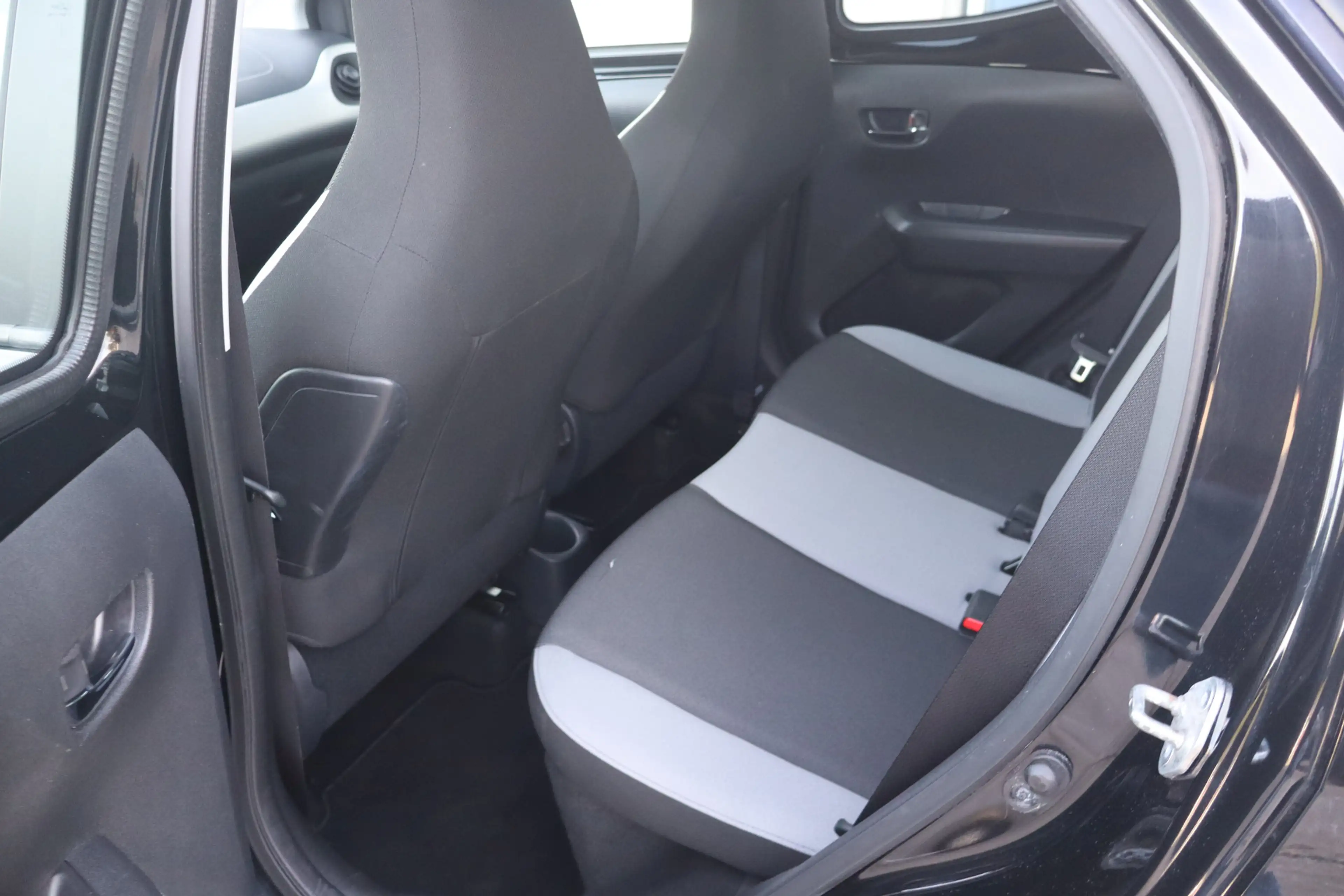 Toyota Aygo 1.0 VVT-i x-play - NL Auto!! Camera I Cruise I Air — photo 25