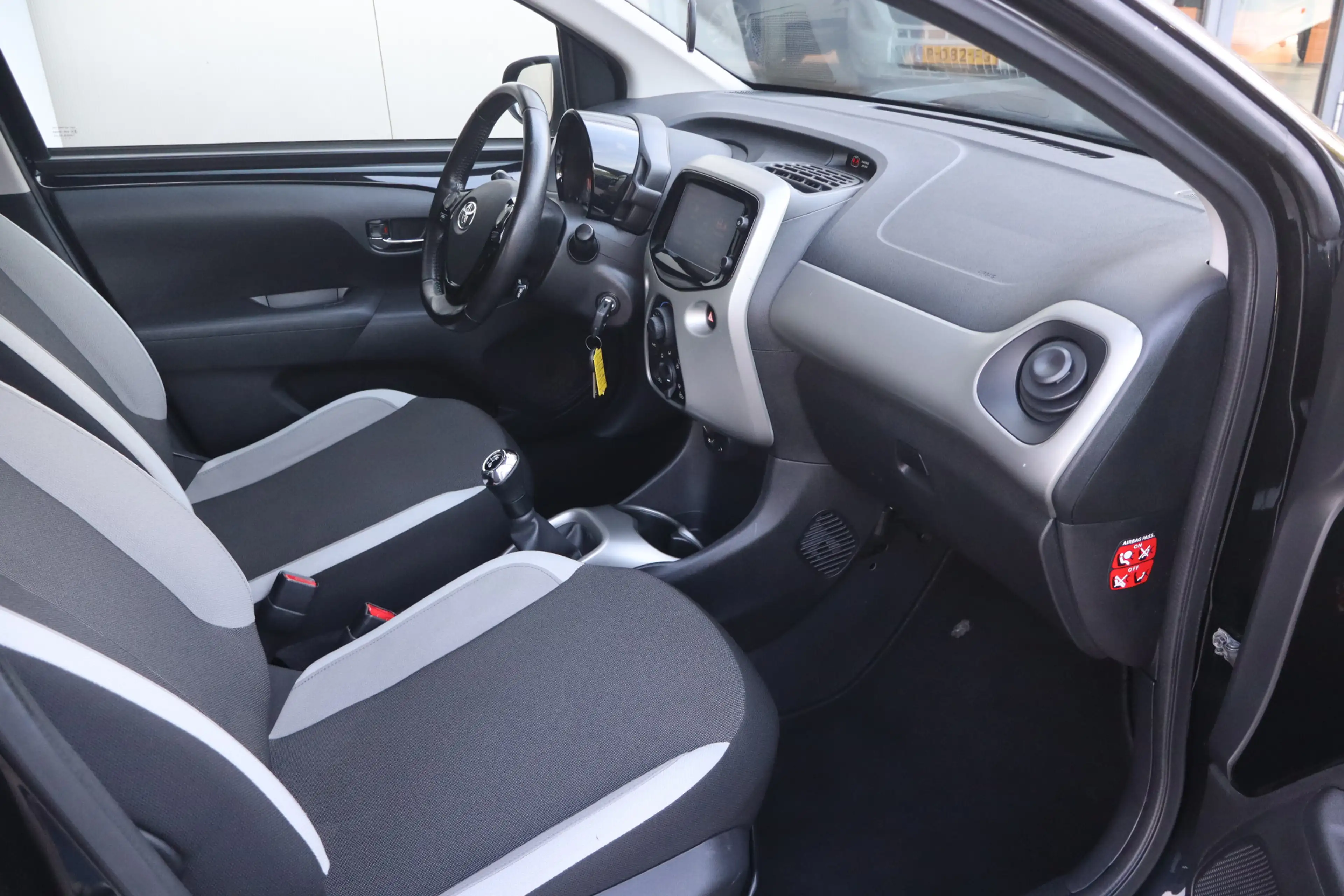 Toyota Aygo 1.0 VVT-i x-play - NL Auto!! Camera I Cruise I Air — photo 3