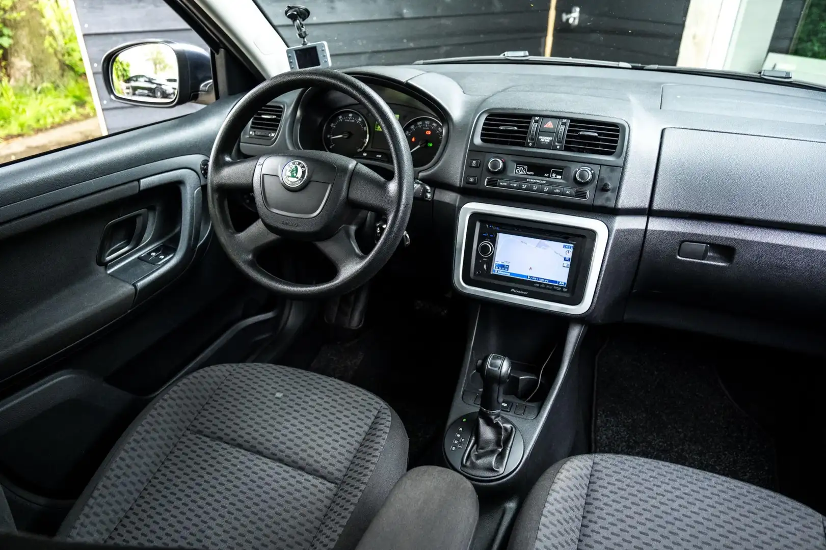 Skoda Fabia Combi 1.2 TSI Ambition I open dak I Navigatie I Cl Gris - 2