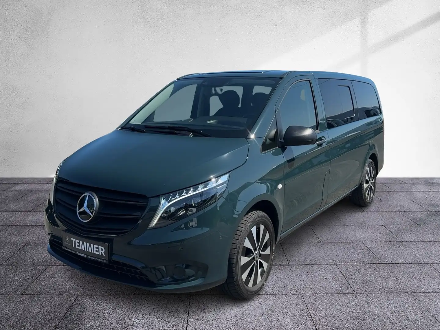Mercedes-Benz Vito 124 CDI Tourer SELECT Lang 4X4 LED Distr AHV Vert - 2