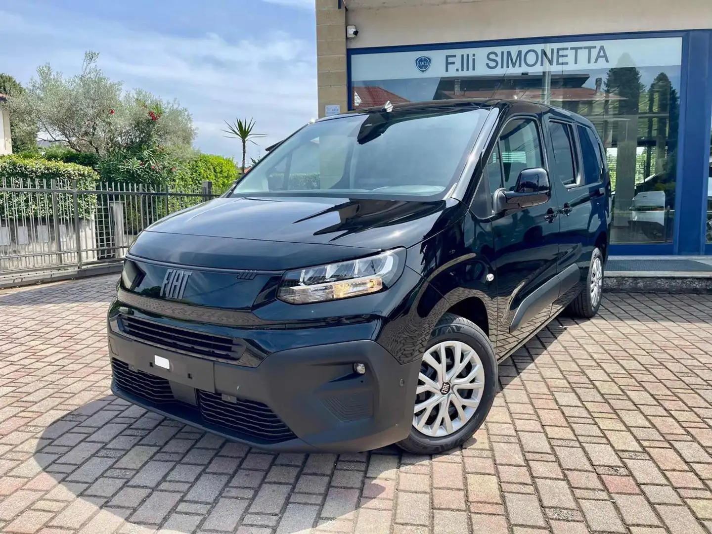 Fiat Doblo 1.5 BlueHdi 130CV AT8 PL Entry 7 POSTI - KM0 Nero - 1