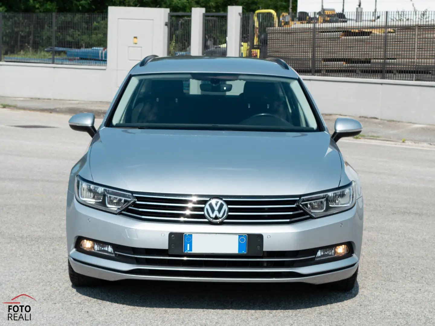 Volkswagen Passat Variant 2.0 TDI 150 CV BUSINESSLINE NAVI Argento - 2