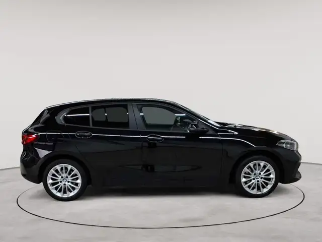 BMW 1 Series view 3
