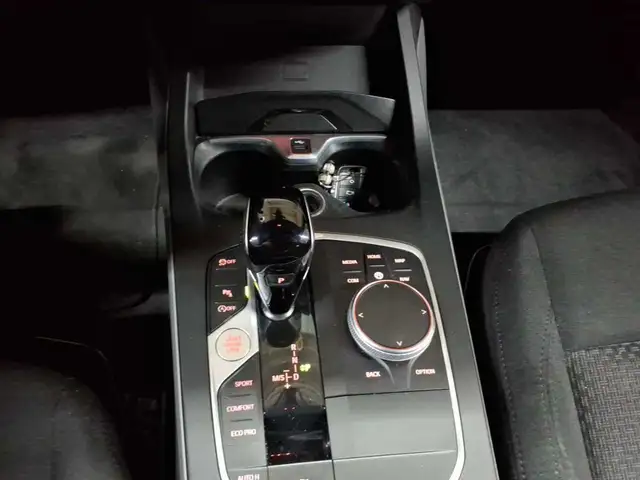 BMW 1 Series view 10
