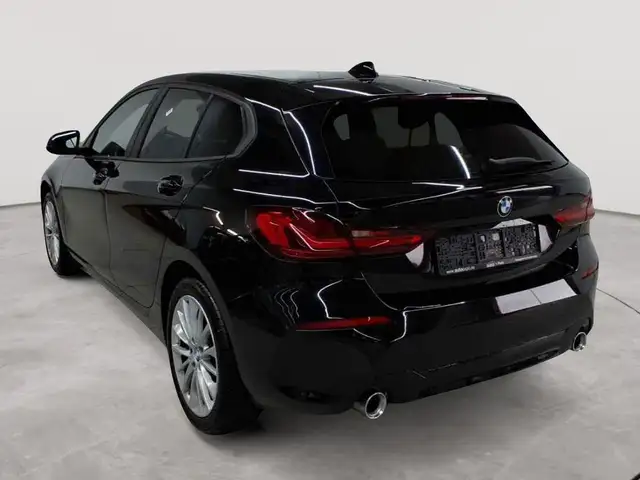 BMW 1 Series view 5