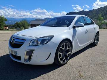 Insignia 2.8 V6 Turbo - 325 AWD OPC