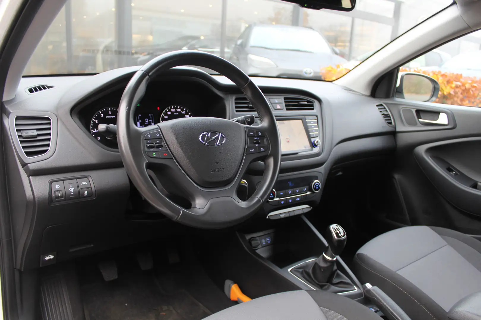 Hyundai i20 Coupé 1.0 T-GDI Comfort | Rijklaar | Navi | Trekha Blanc - 2