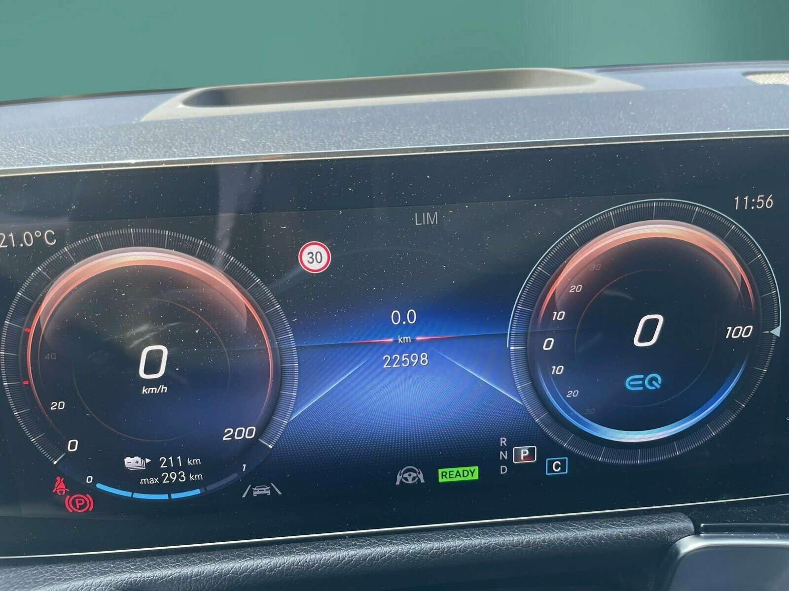 Mercedes-Benz EQB