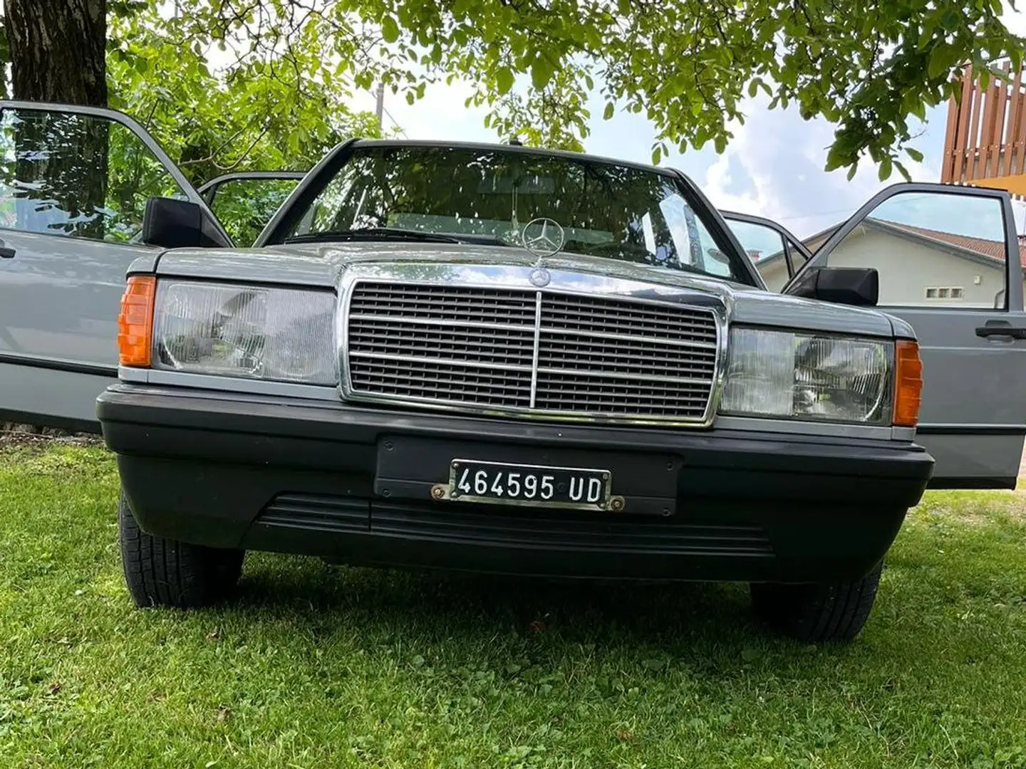 Mercedes-Benz 190 190 E Gri - 1