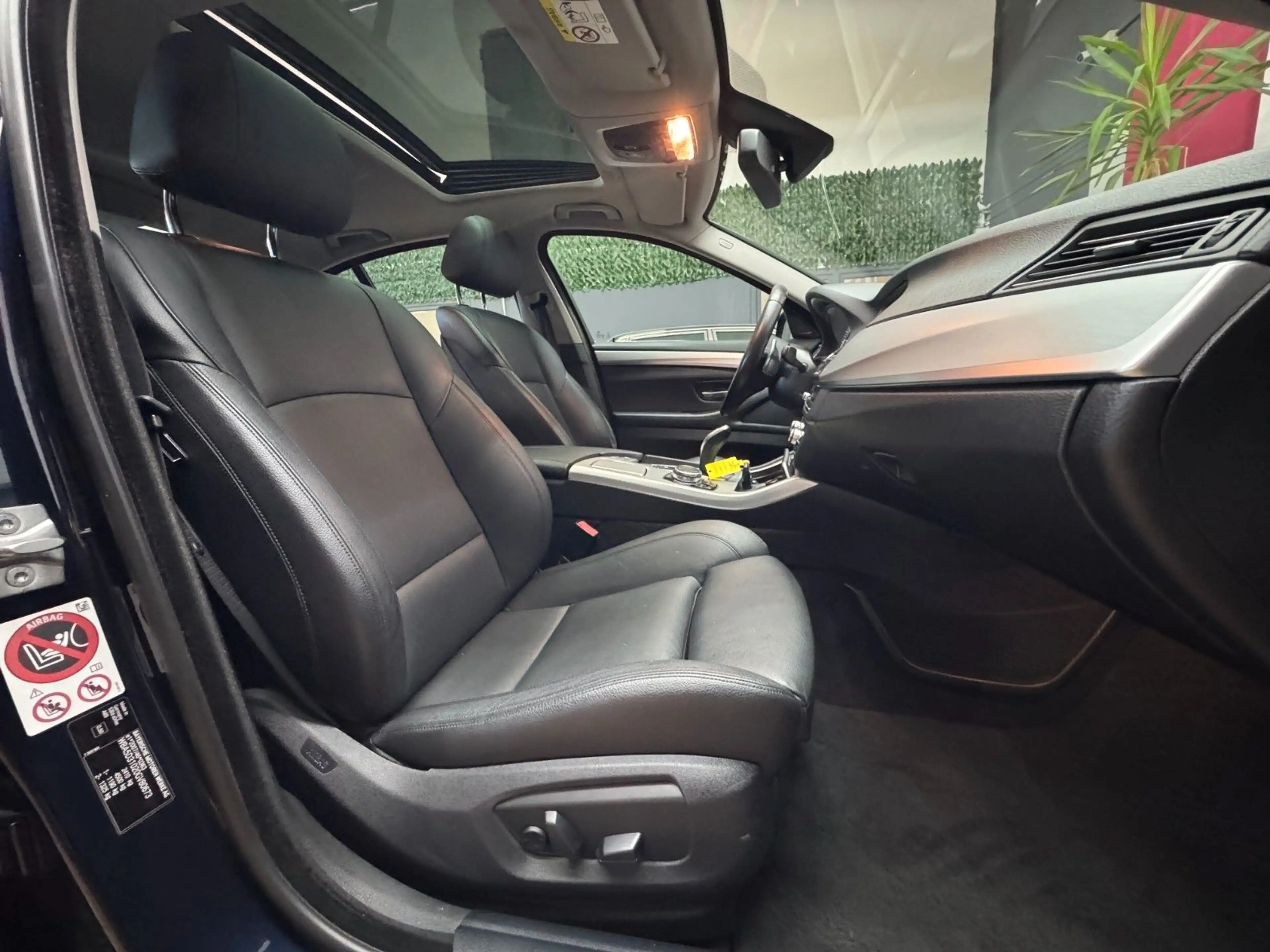 BMW 530 dxDrive/Sport-Aut./NaviProf/HuD/Leder/SHZ/RFK — photo 11