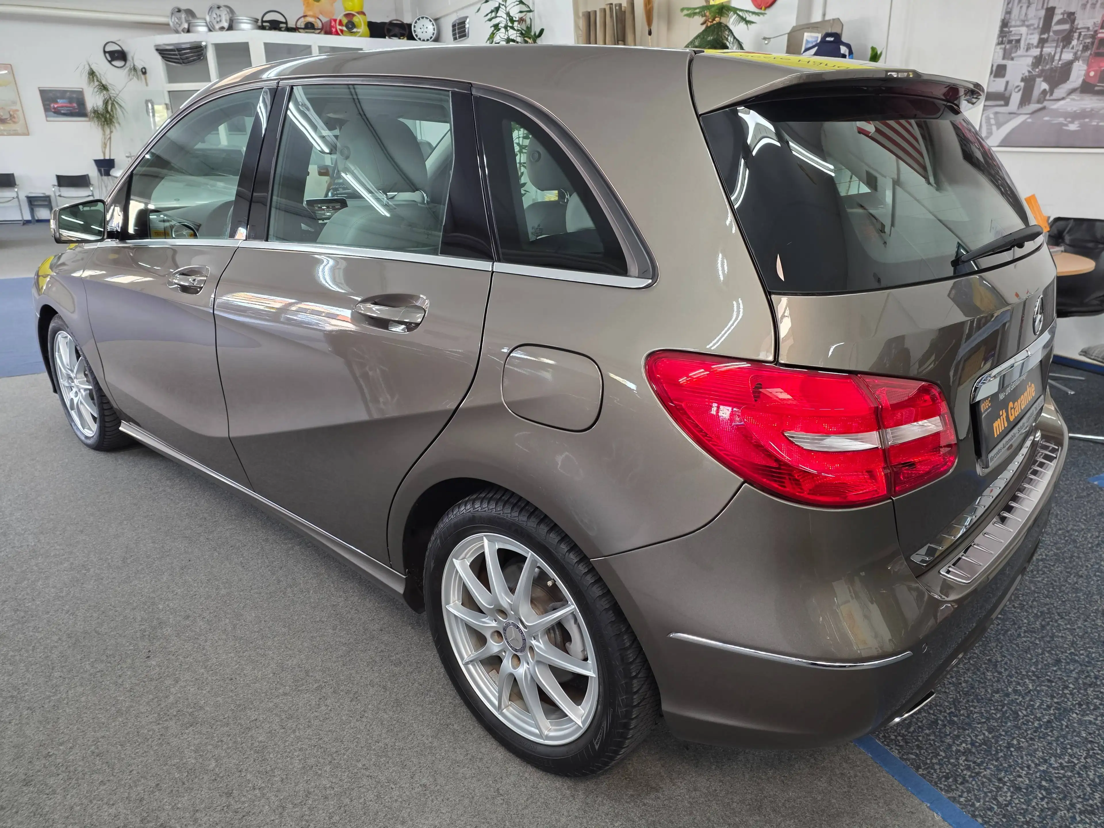 Mercedes-Benz B 200 BlueEFF. 7G-DCT,Sportpaket,Anhängevorr.,aktiver Park-Assist,Allwetterr.,Garantie ! — photo 12