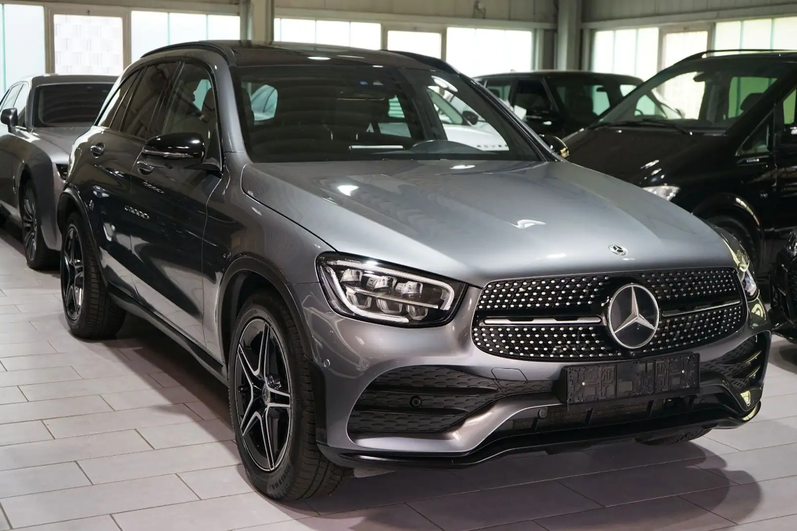 Mercedes-Benz GLC 400 d 4M*AMG+NIGHT*PANORAMA*K-GO*MEMORY*360° Grau - 2
