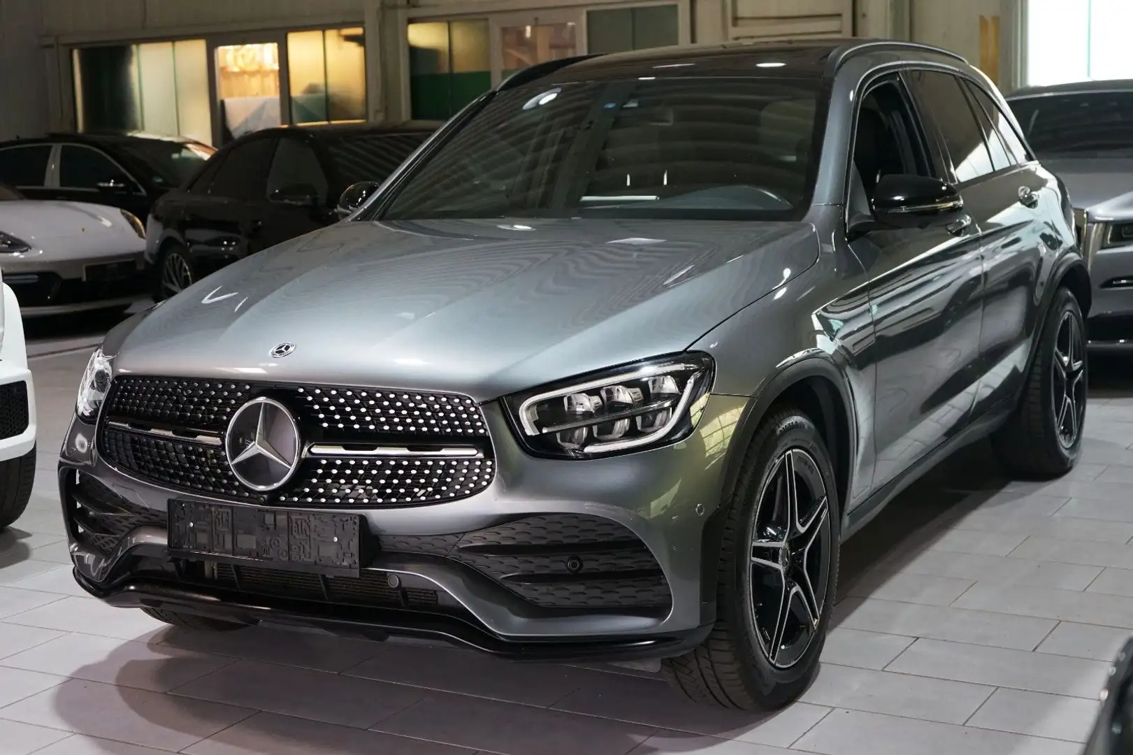 Mercedes-Benz GLC 400 d 4M*AMG+NIGHT*PANORAMA*K-GO*MEMORY*360° Grau - 1