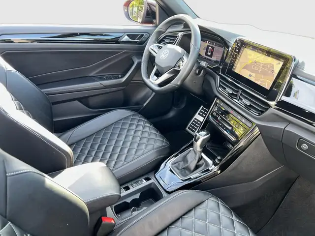 Volkswagen T-Roc view 13