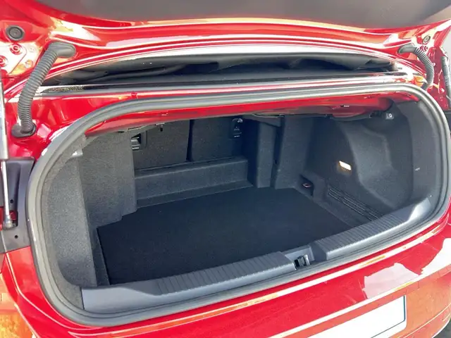Volkswagen T-Roc view 12
