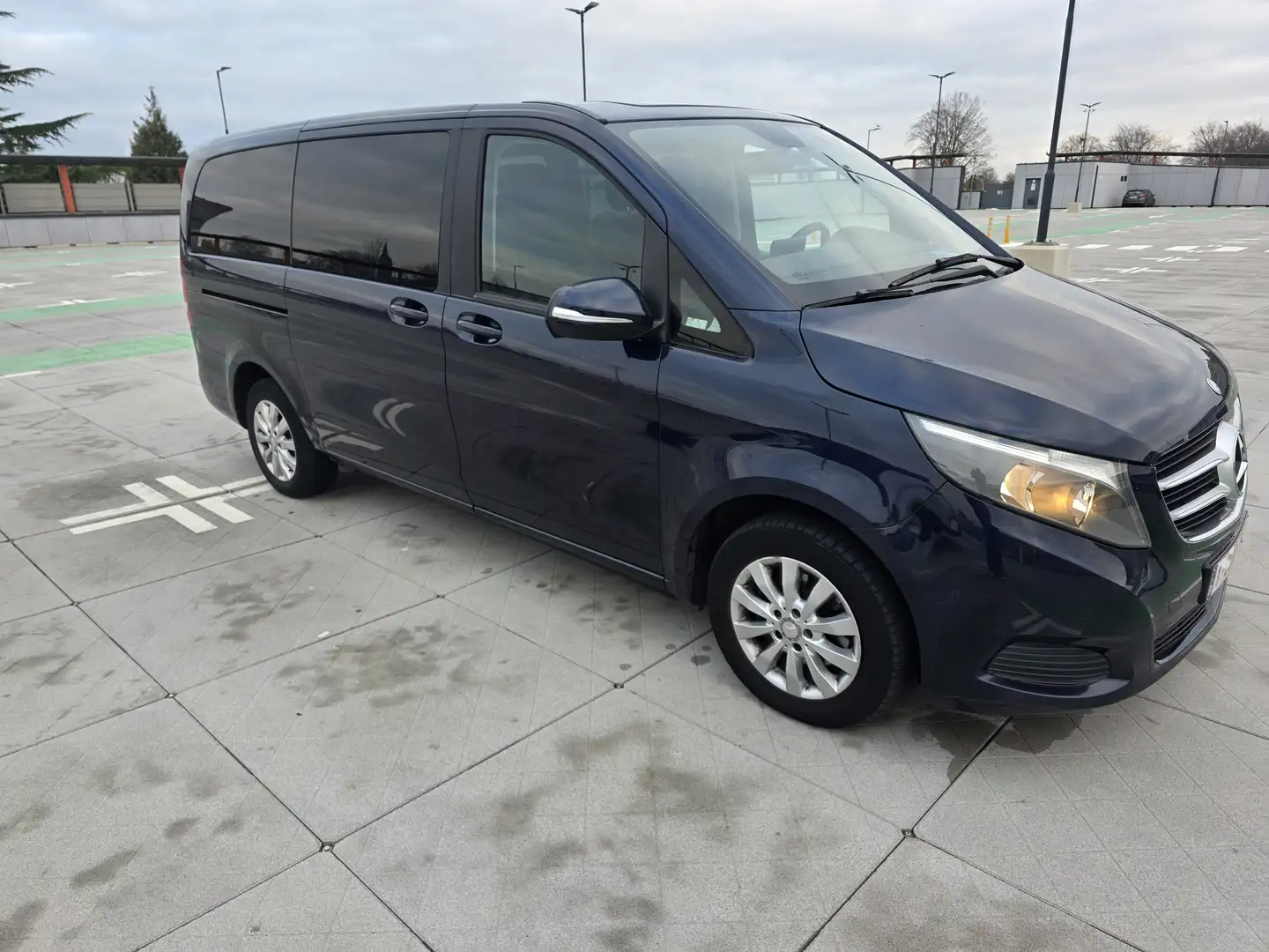 Mercedes-Benz V 200 V 200 d extralang 4Matic 7G-TRONIC Blue - 1