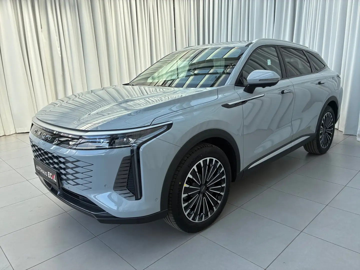 Omoda 9 AUT Grau - 2