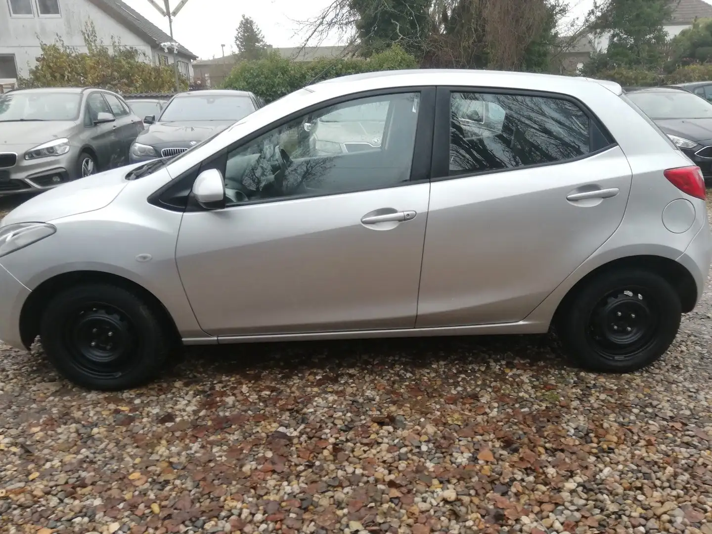 Mazda 2 Lim. 1.3 Independence Silber - 2