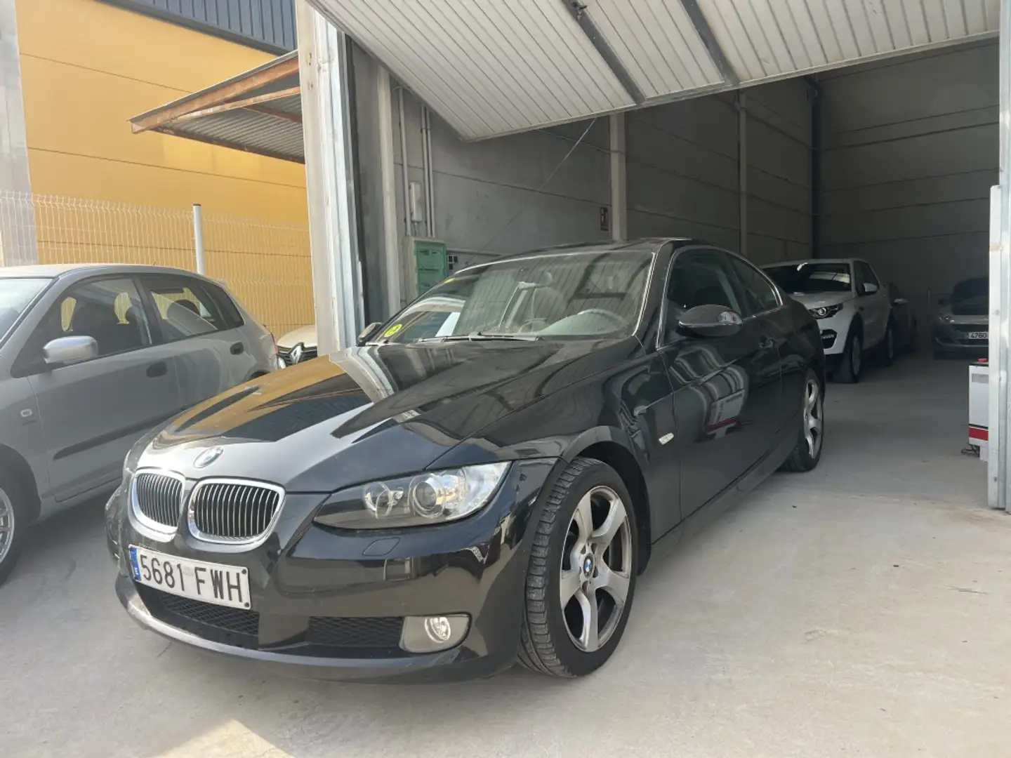 BMW 325 325d Coupé Aut. Noir - 1