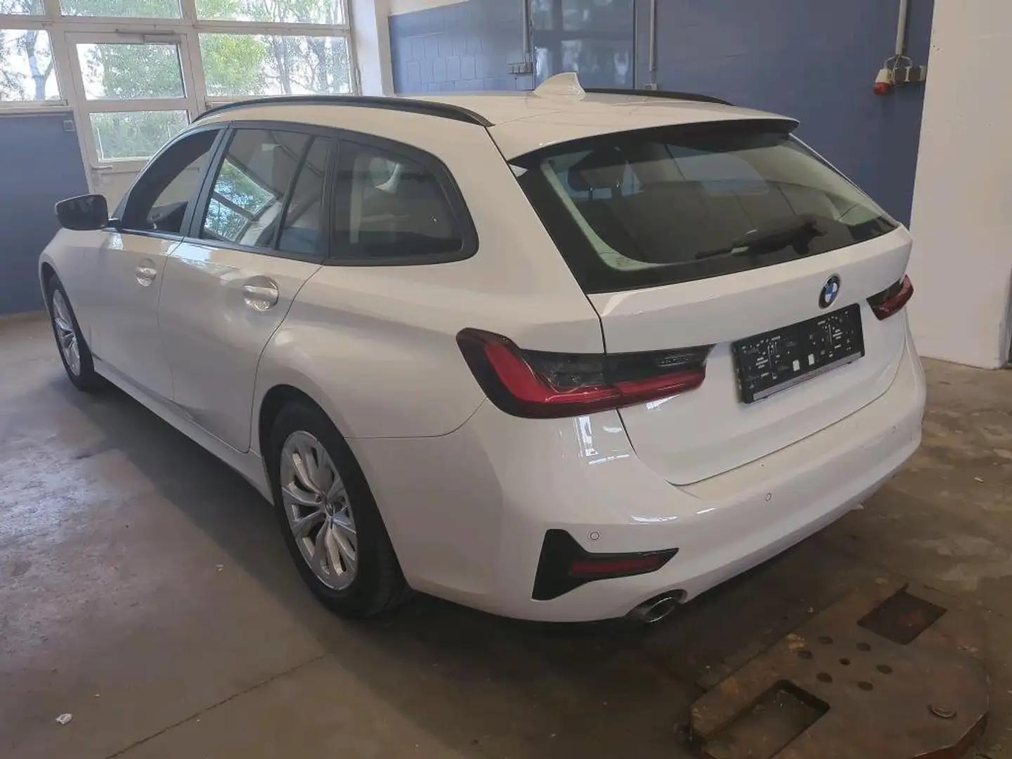 BMW 316 316d 48 V Touring Aut. * Virtual, PDC, Navi, usw.* Weiß - 2