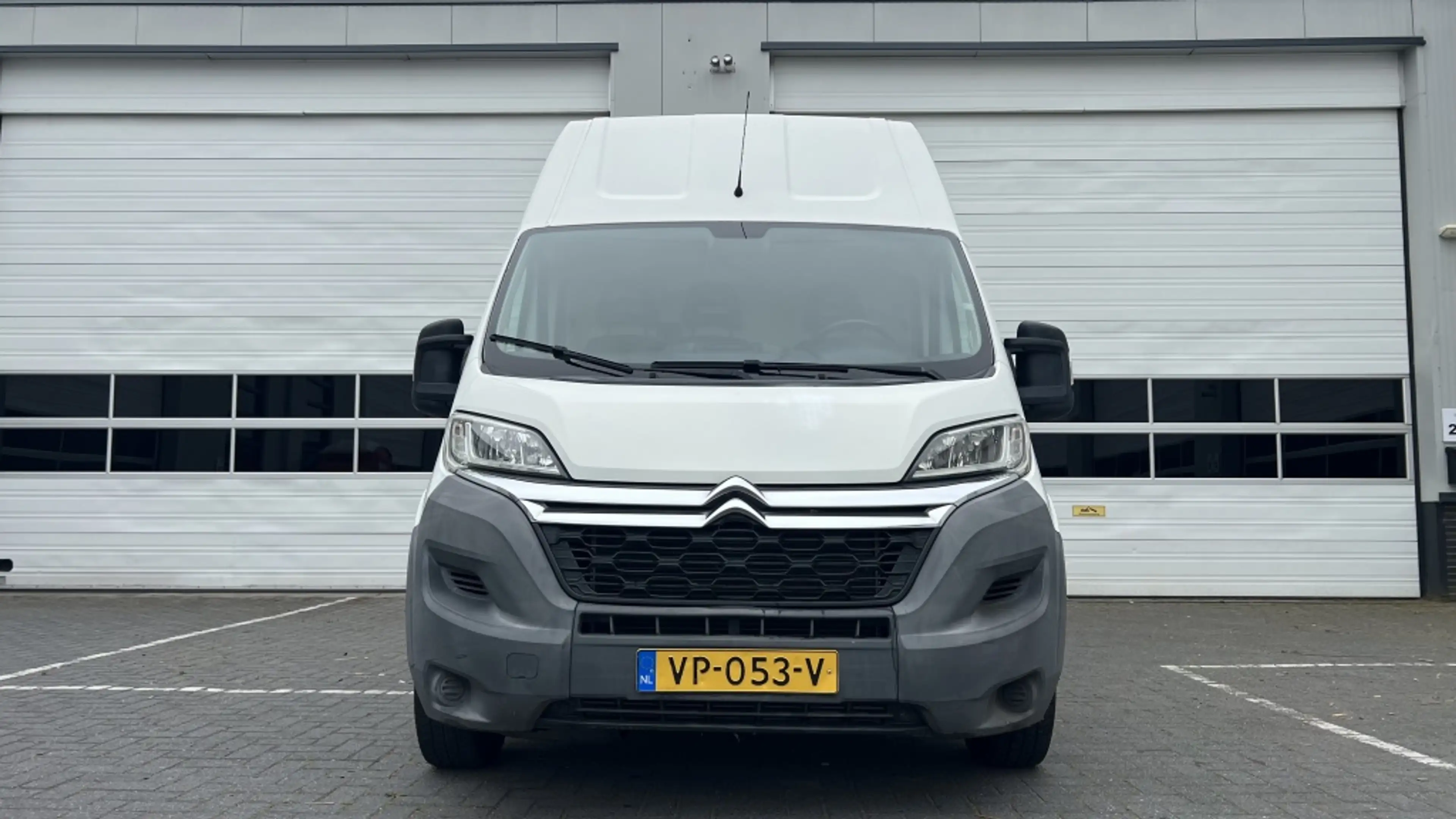 Citroen Jumper 35 2.2 HDI L3H3 — photo 2