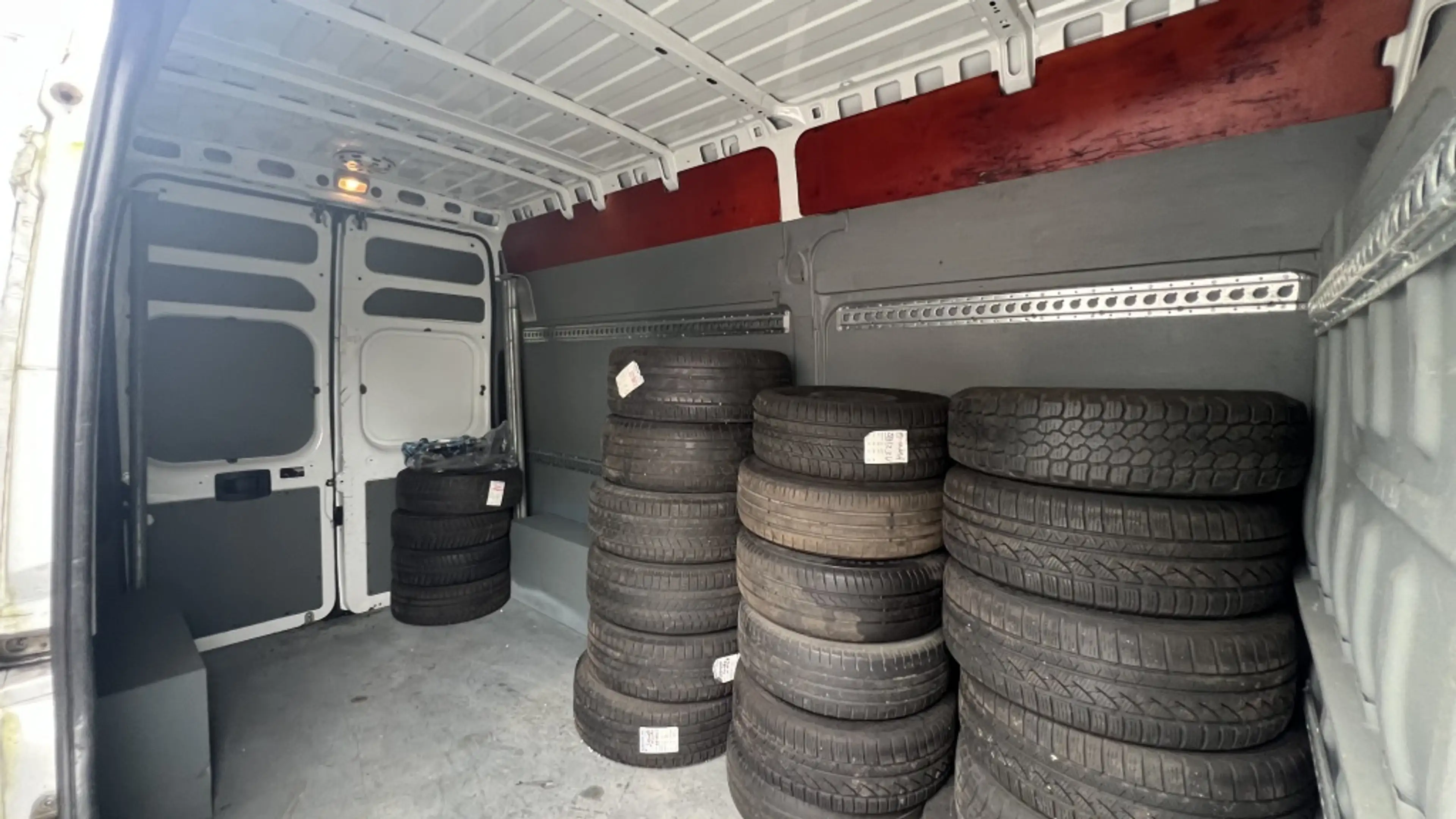 Citroen Jumper 35 2.2 HDI L3H3 — photo 16