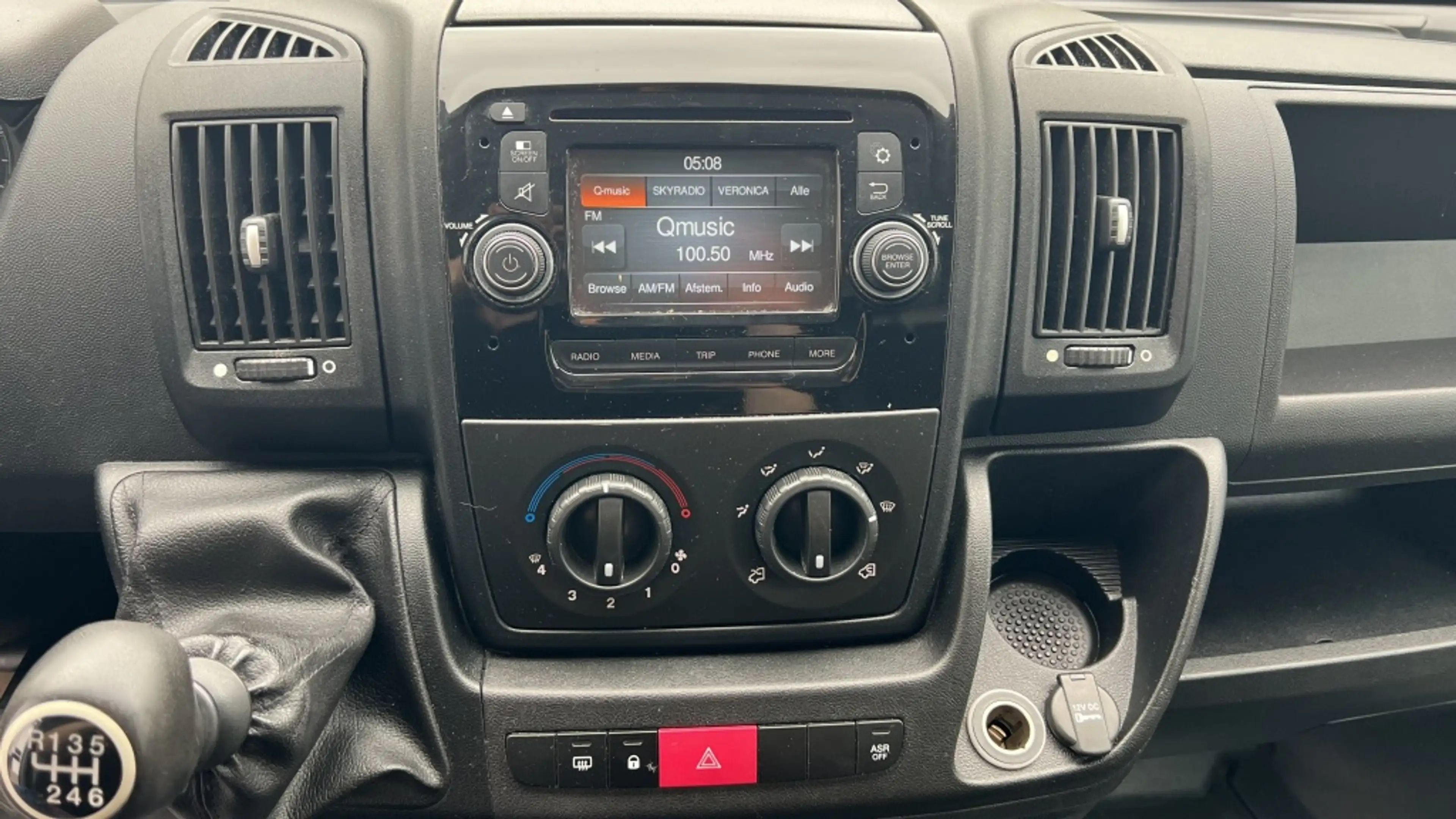 Citroen Jumper 35 2.2 HDI L3H3 — photo 12