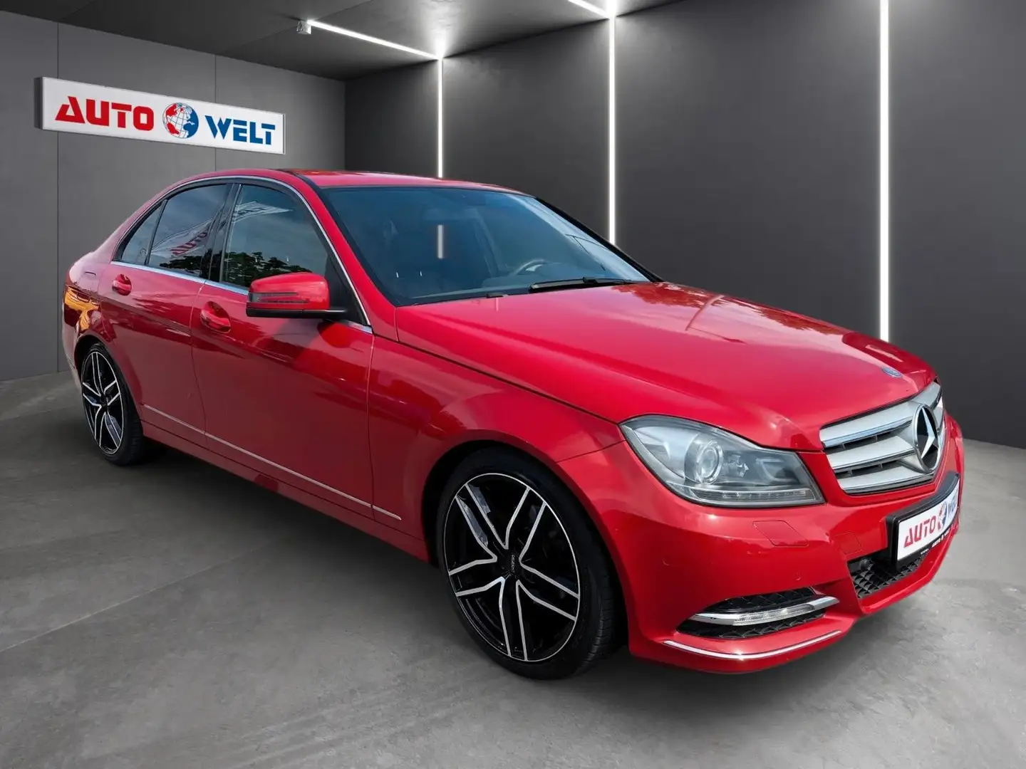 Mercedes-Benz C 180 C -Klasse Lim XENON NAVI LEDER Rouge - 2