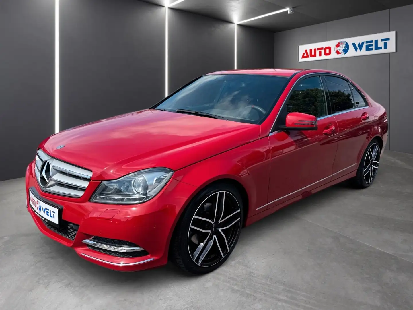 Mercedes-Benz C 180 C -Klasse Lim XENON NAVI LEDER Rouge - 1