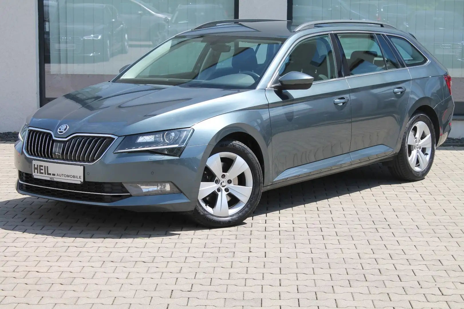 Skoda Superb Combi Ambition*NAVI*SHZ*CANTON*PDC* Gris - 1