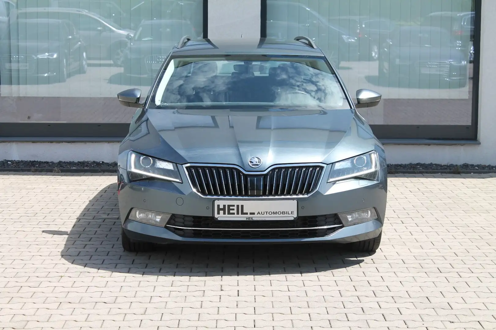 Skoda Superb Combi Ambition*NAVI*SHZ*CANTON*PDC* Gris - 2