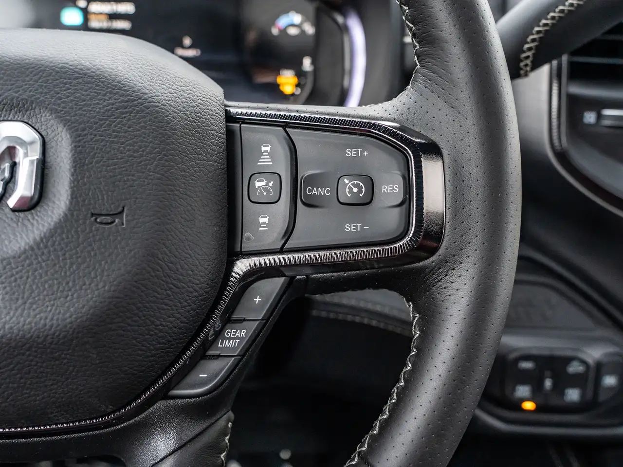 RAM 2500 снимка RAM 2500