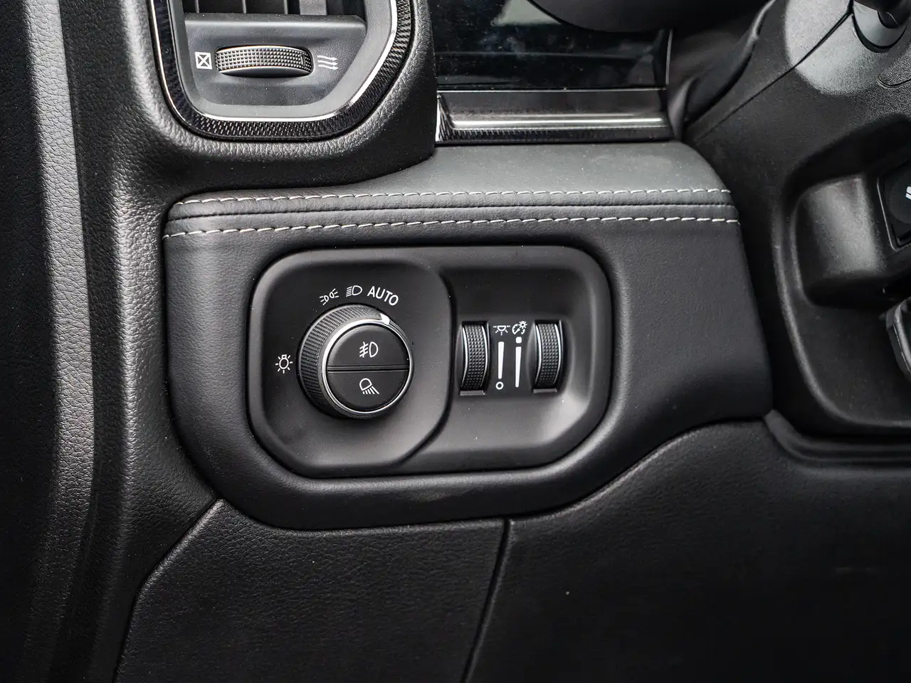 RAM 2500 снимка RAM 2500