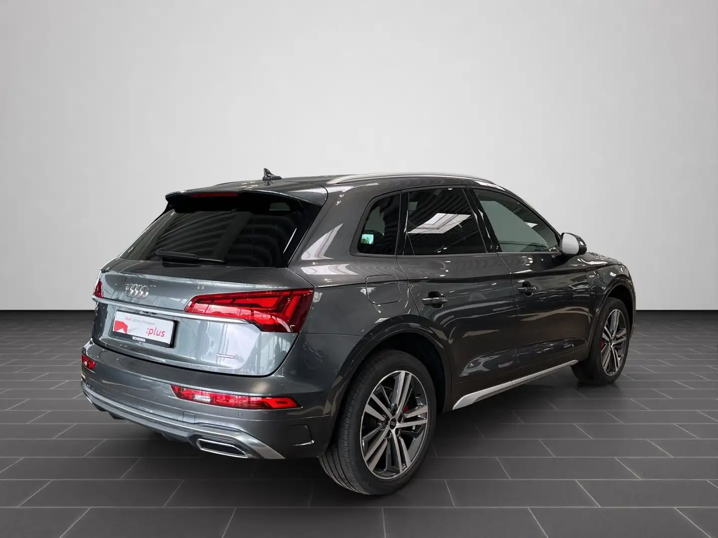 Audi Q5 S line 55 TFSI e quattro 270(367) kW(PS) S tr Grau - 2