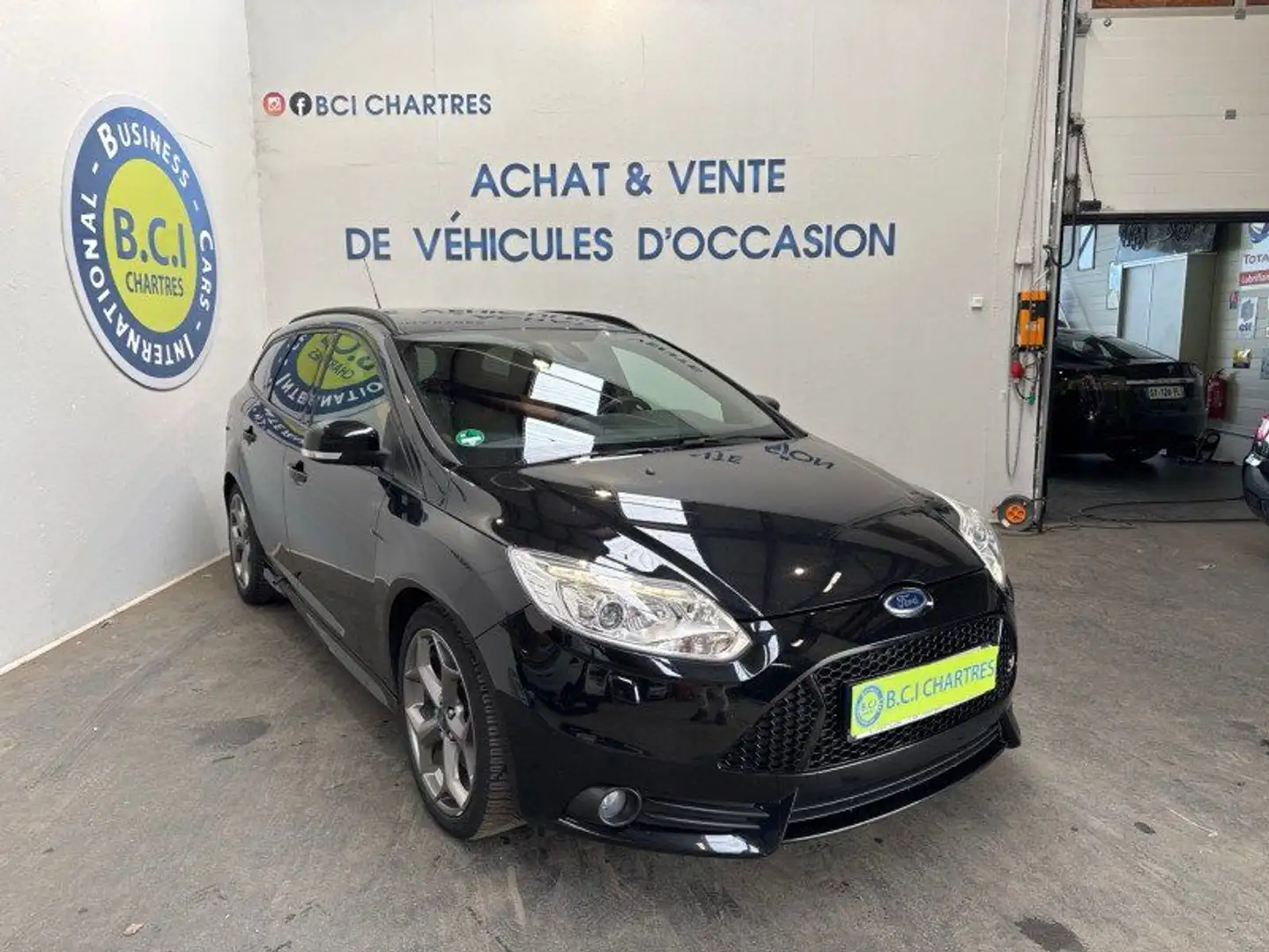 Ford Focus SW 2.0 SCTI 250CH ECOBOOST ST Noir - 2