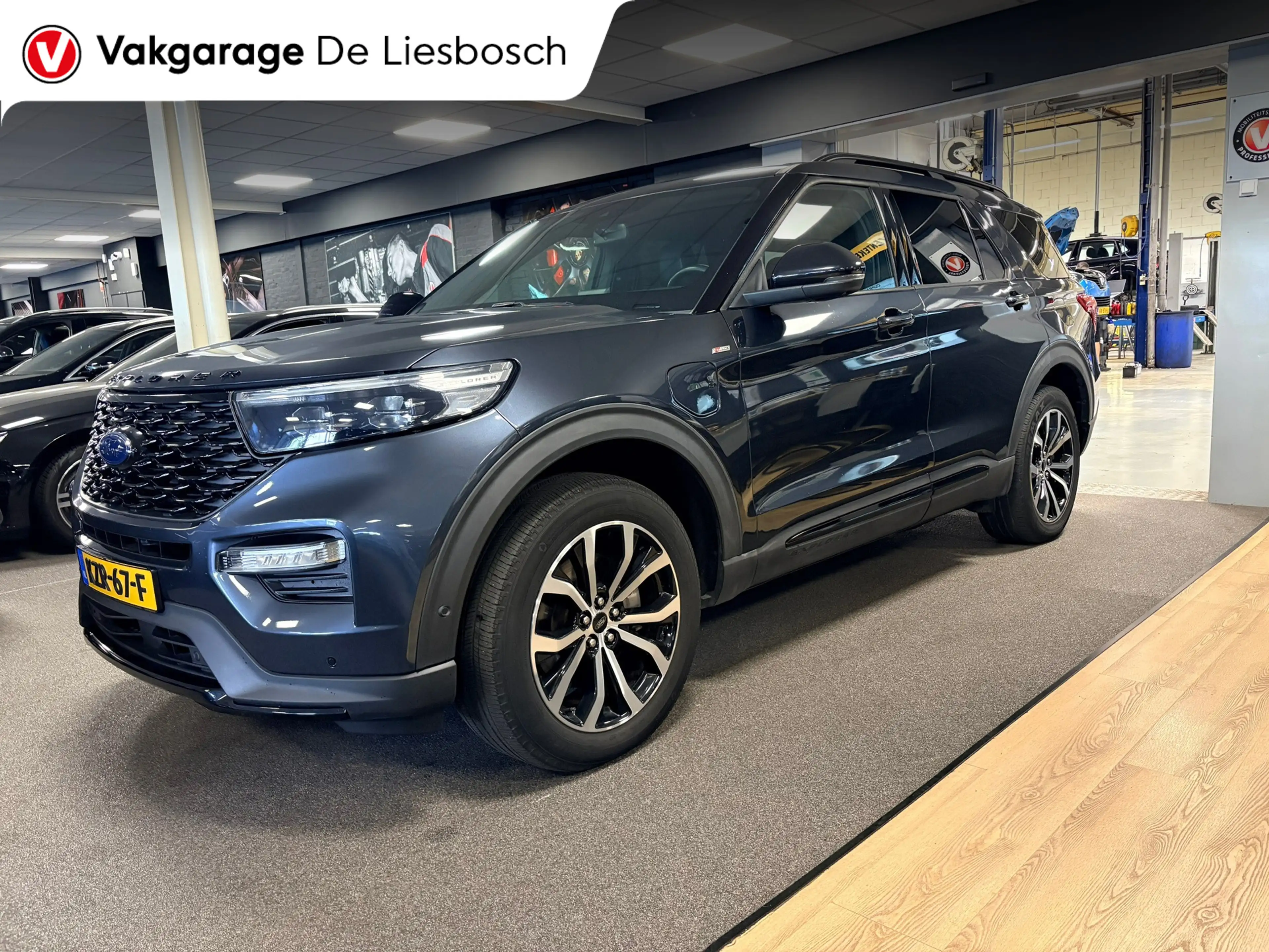 Ford Explorer 3.0 V6 EcoBoost PHEV ST-Line 7persoons / panorama- — photo 3