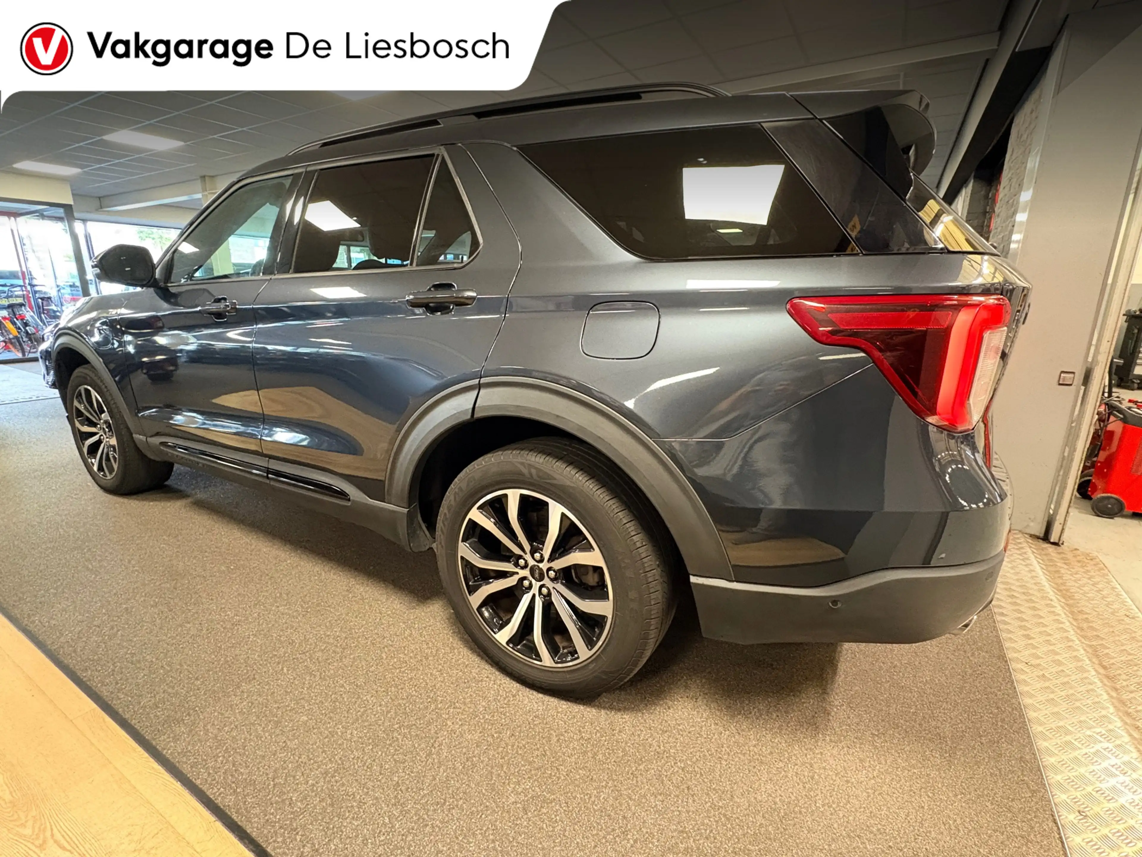 Ford Explorer 3.0 V6 EcoBoost PHEV ST-Line 7persoons / panorama- — photo 10