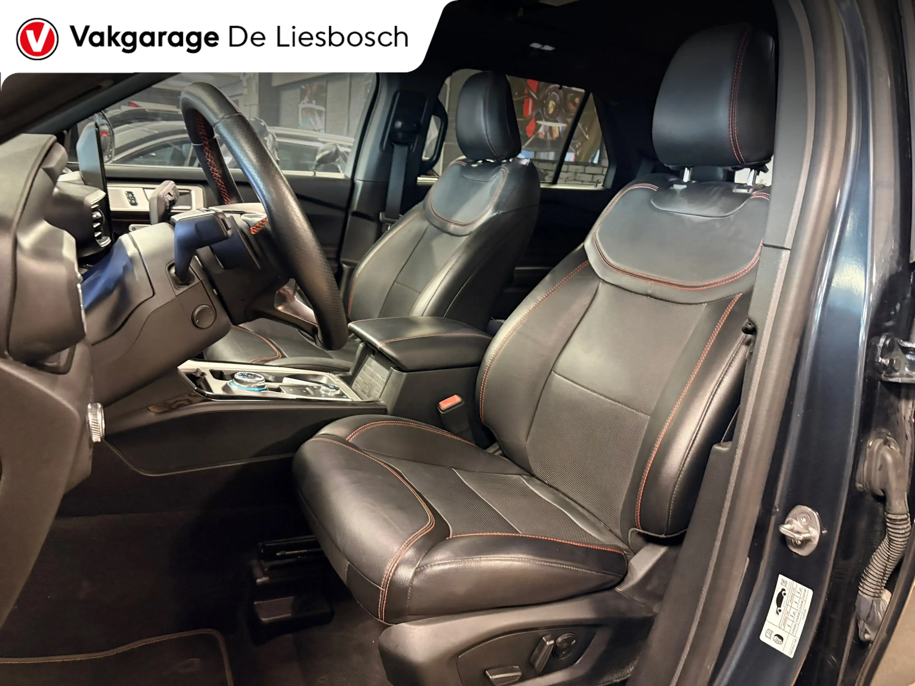 Ford Explorer 3.0 V6 EcoBoost PHEV ST-Line 7persoons / panorama- — photo 13